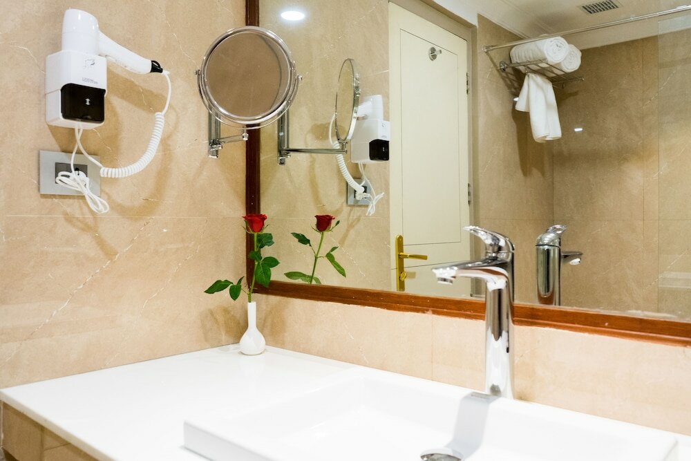 Фото Gemini Continental Lucknow