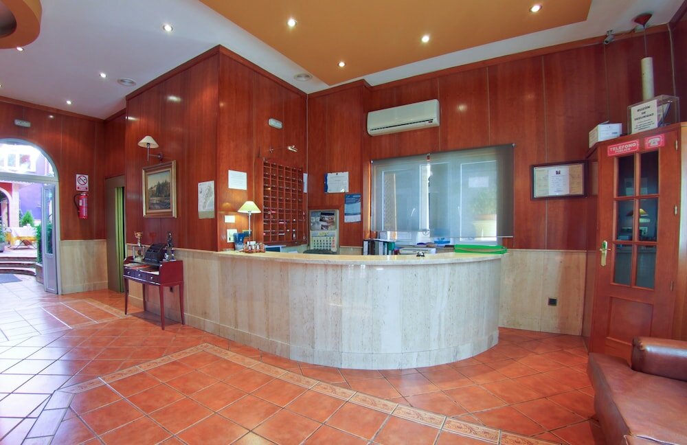 Фото Hotel Plaza Manjon