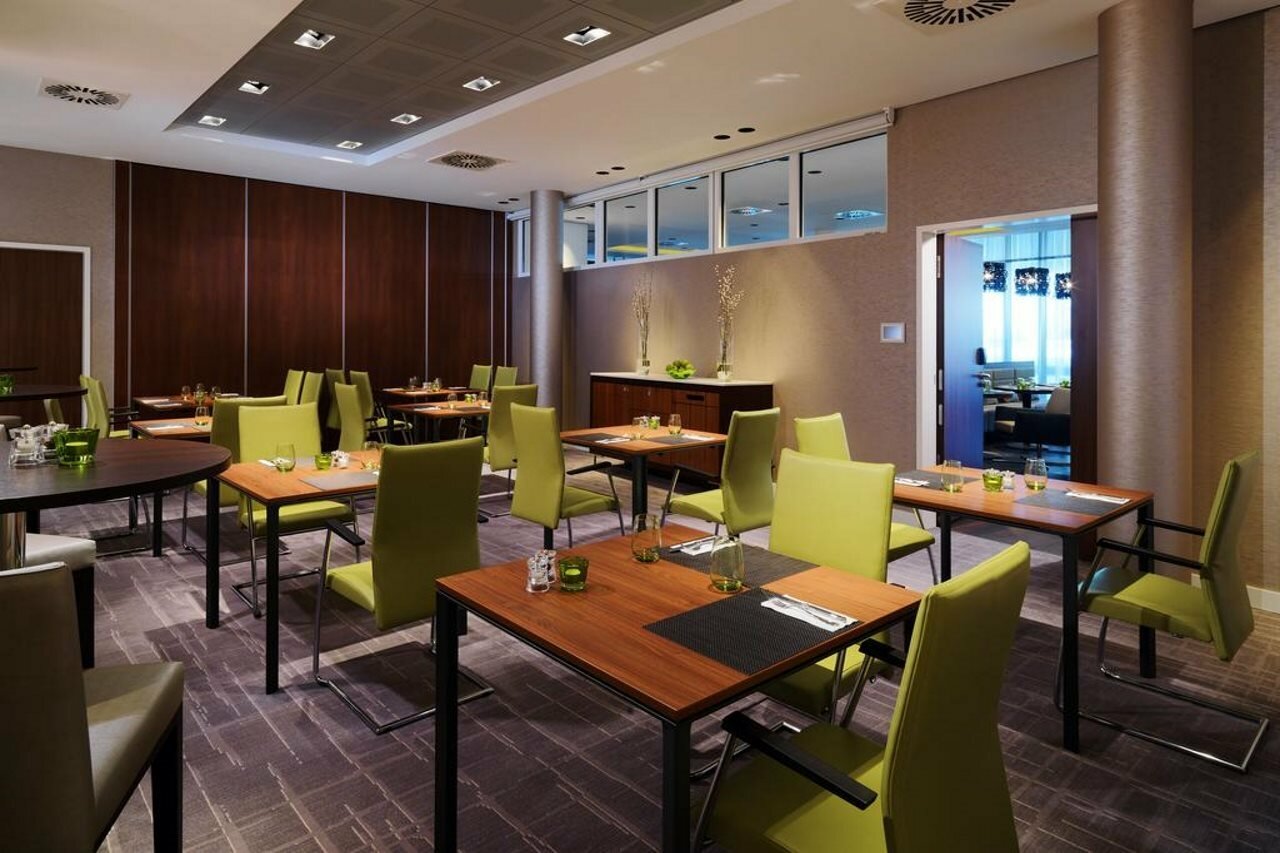 Фото Courtyard by Marriott Cologne