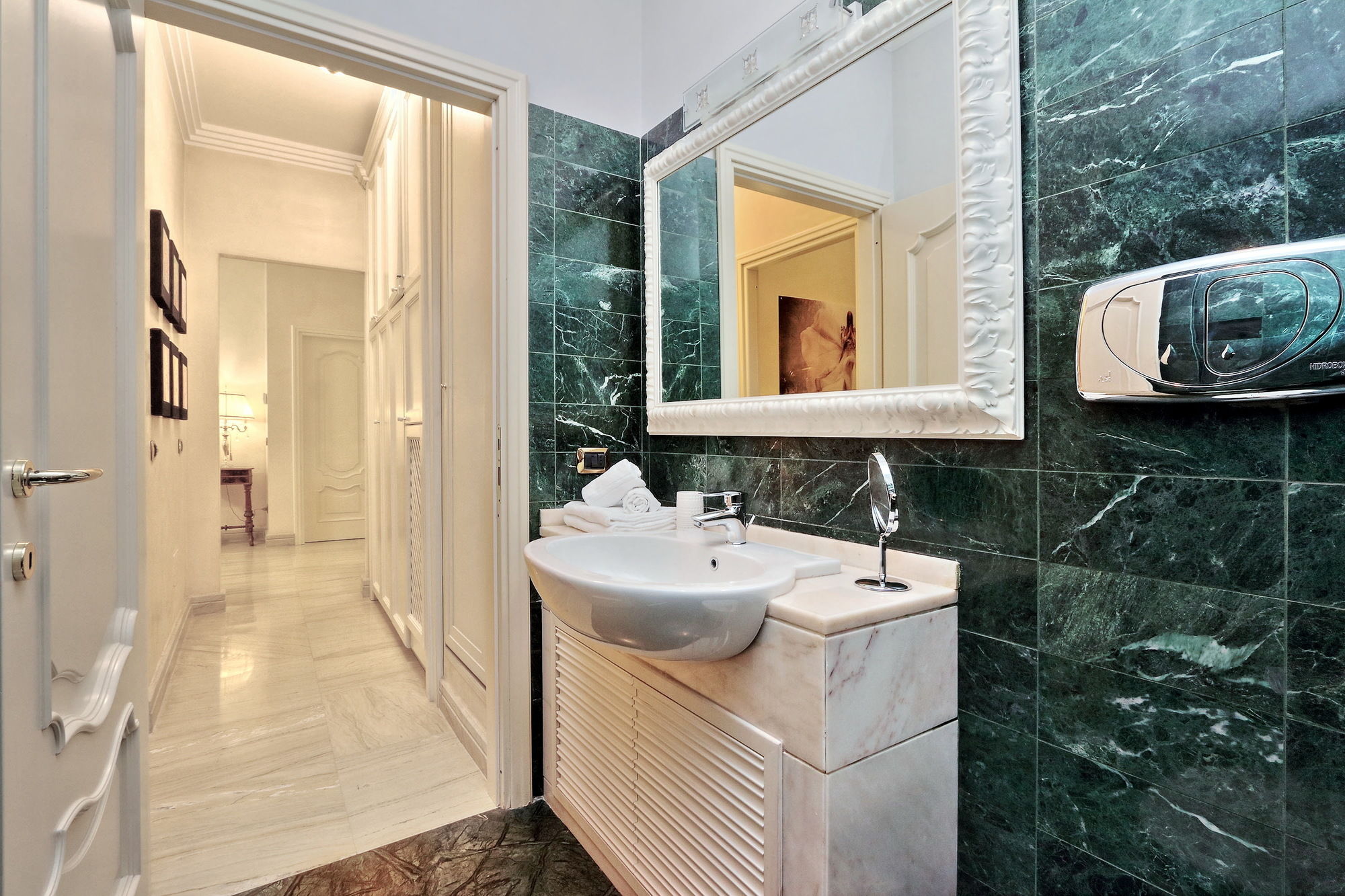 Фото Sistina Twentythree Luxury Rooms
