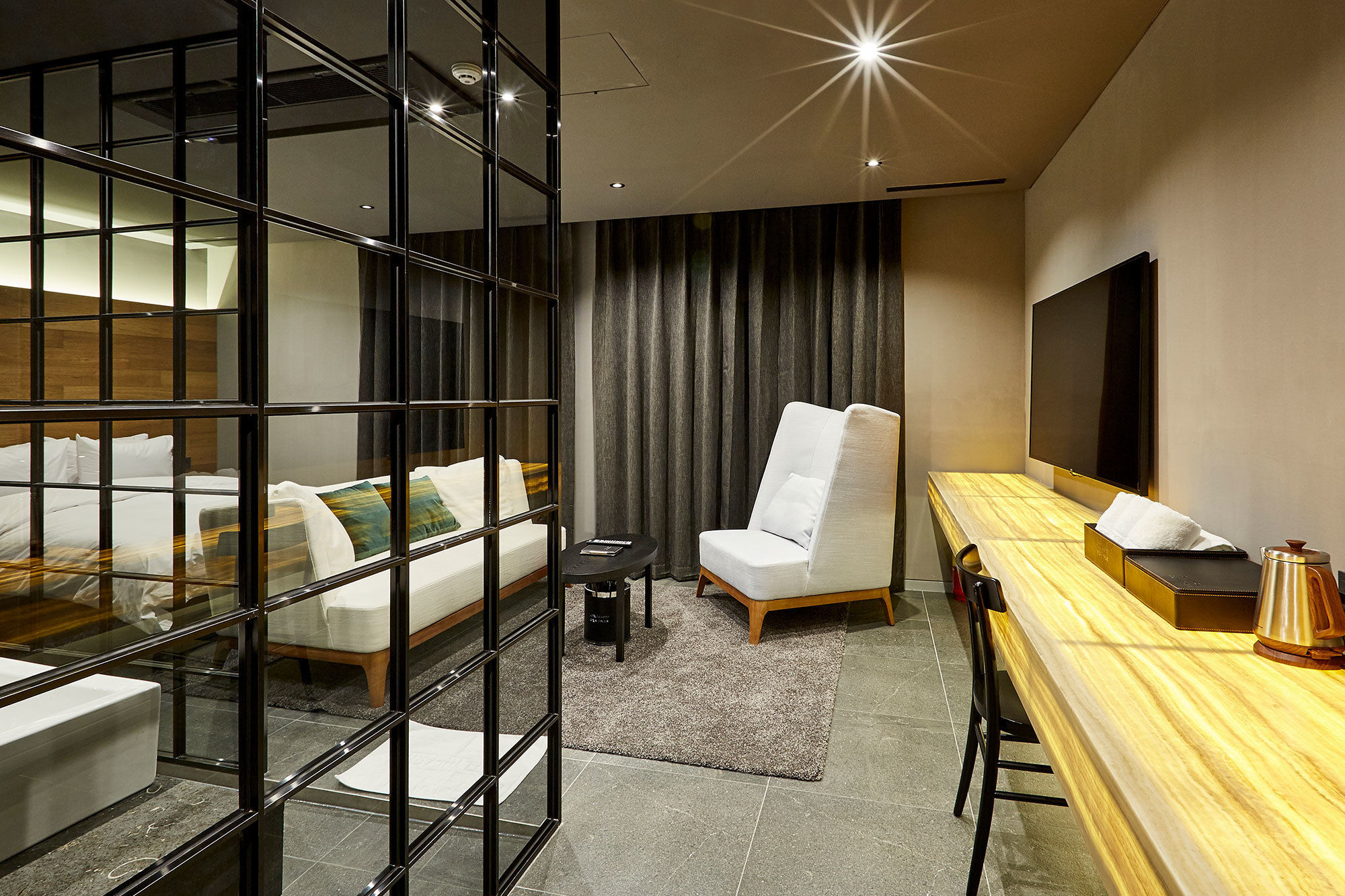 Фото Hotel The Artist Yeoksam