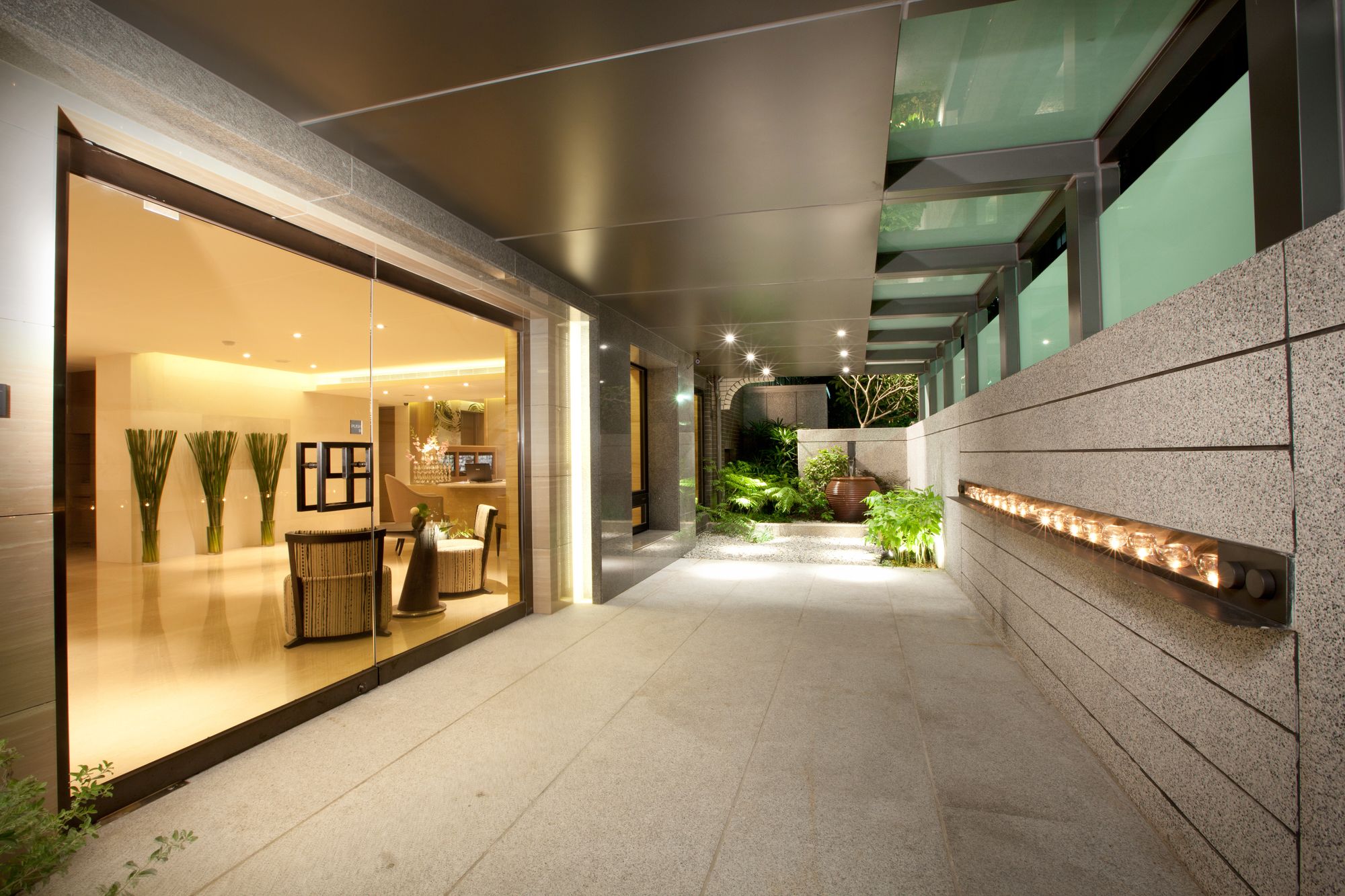 Фото The Corner House