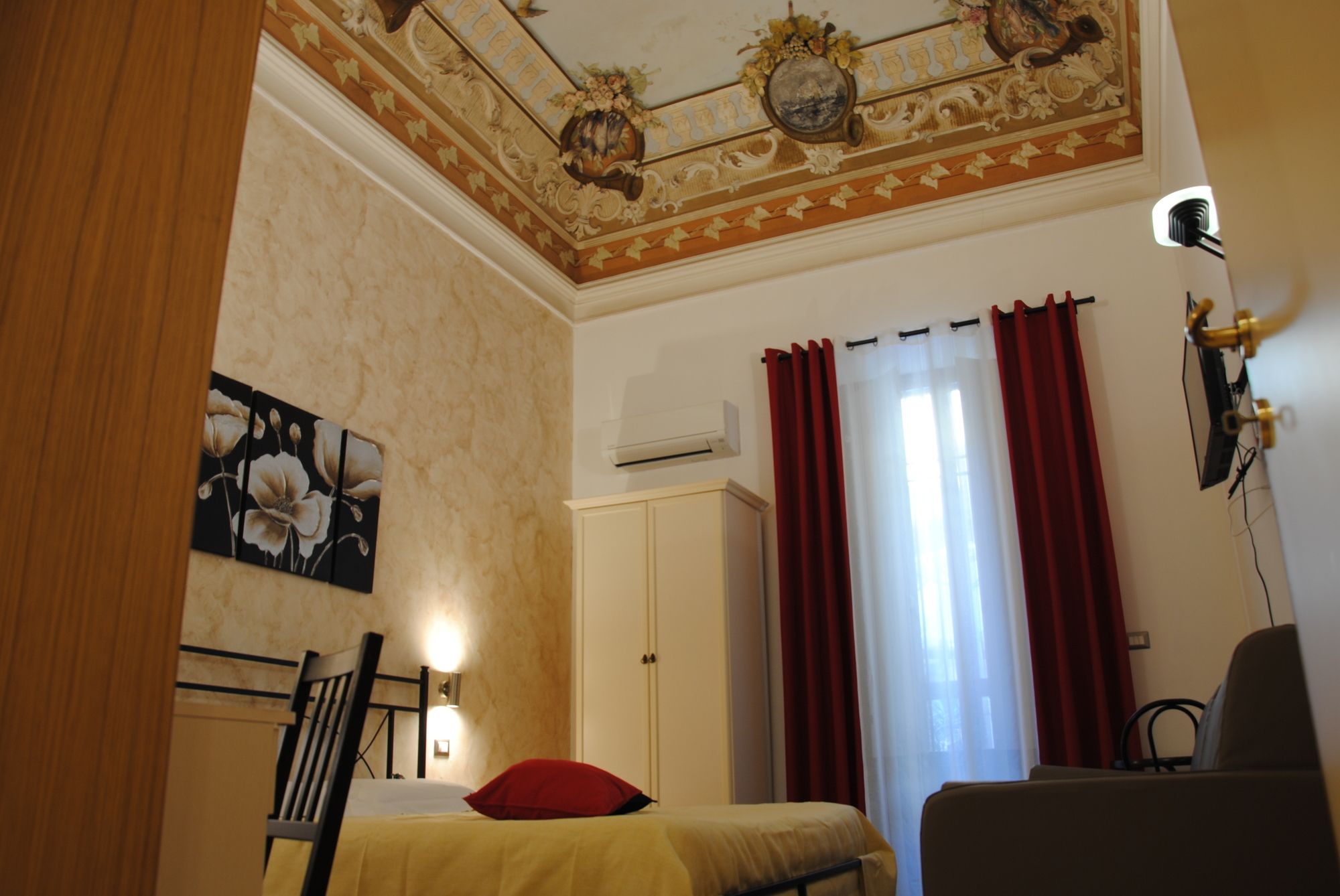 Фото B&b Liberty 900