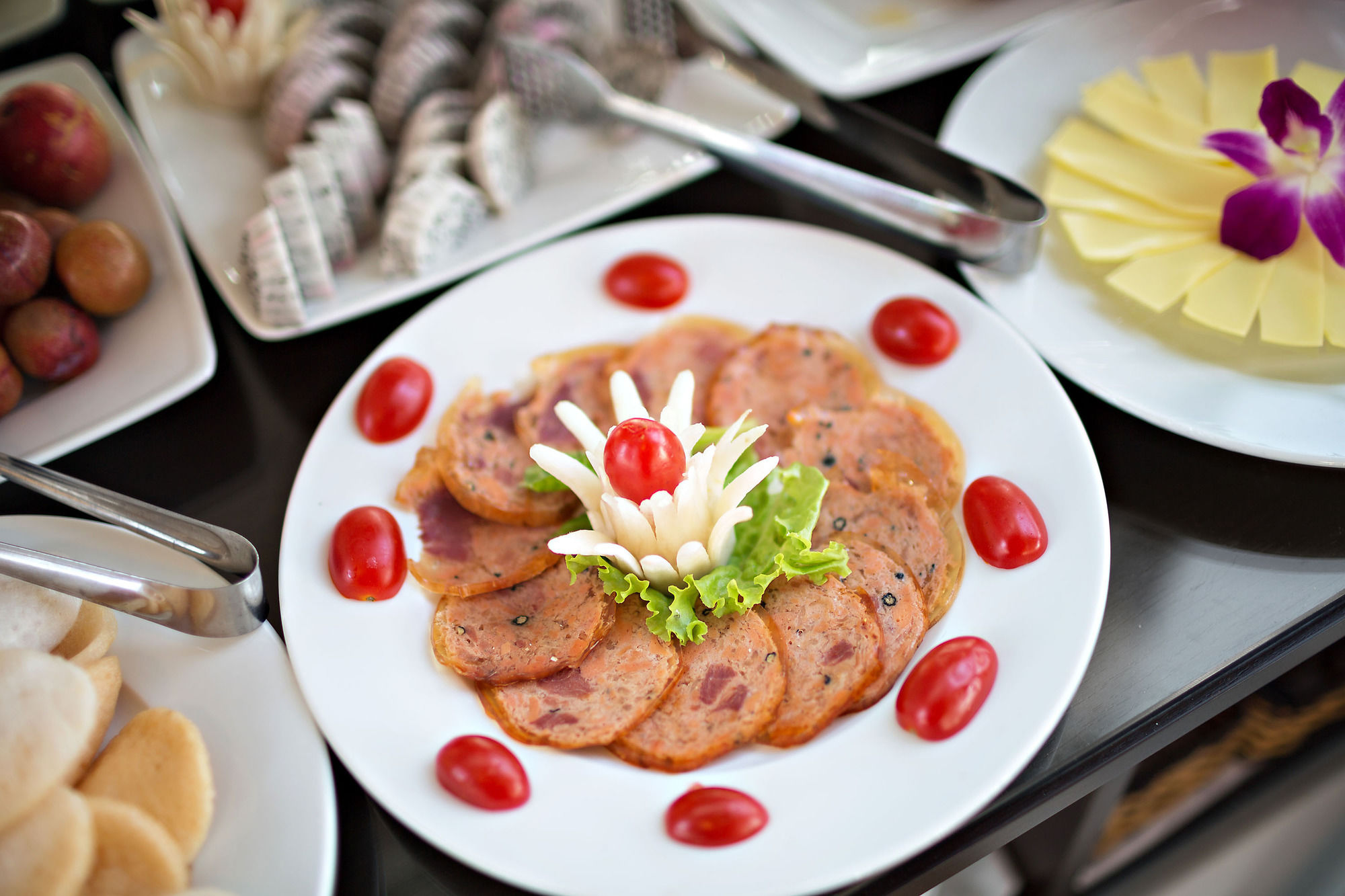 Фото Golden Moon Suite Hotel