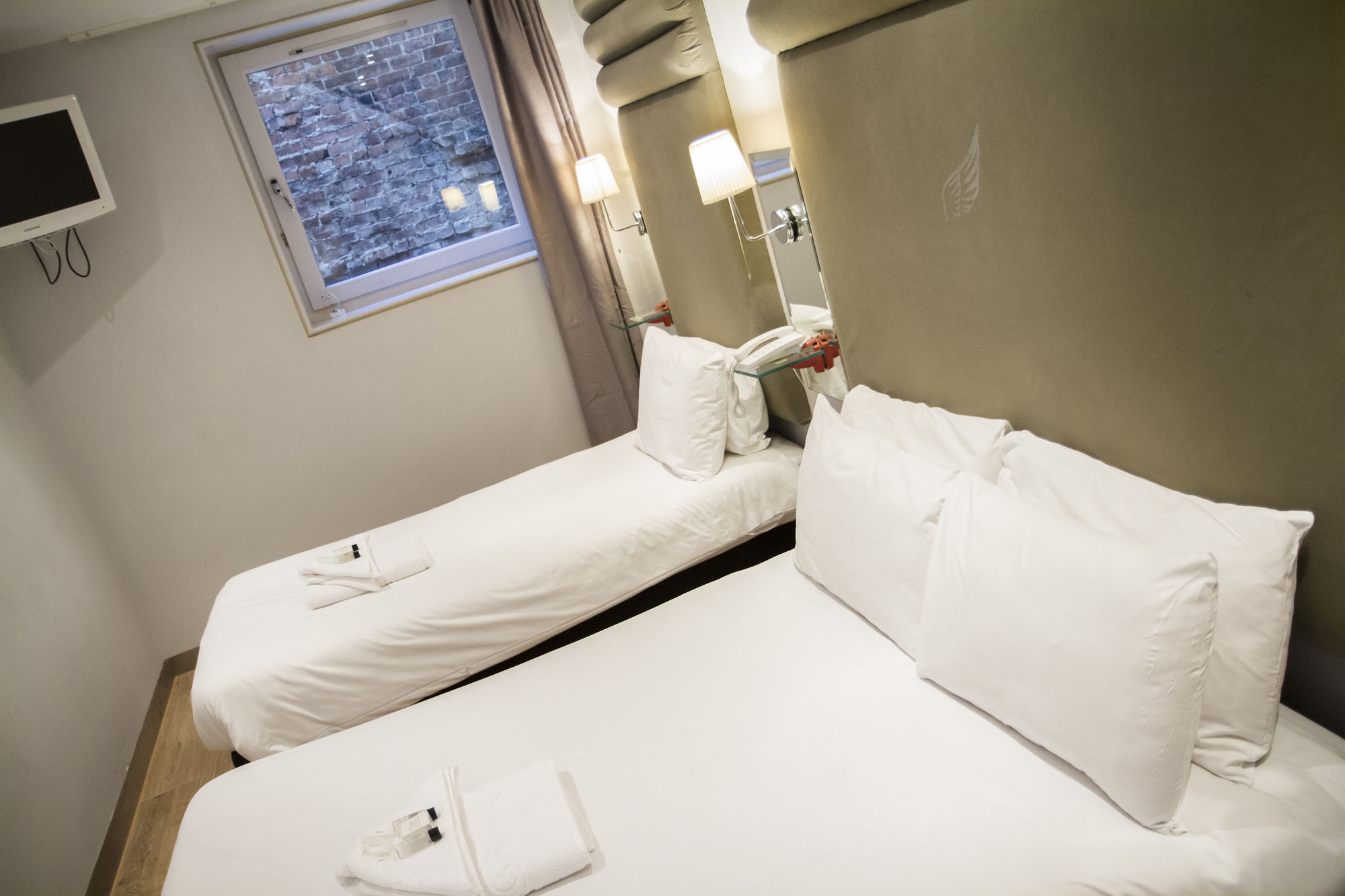 Фото Brunswick Merchant City Hotel