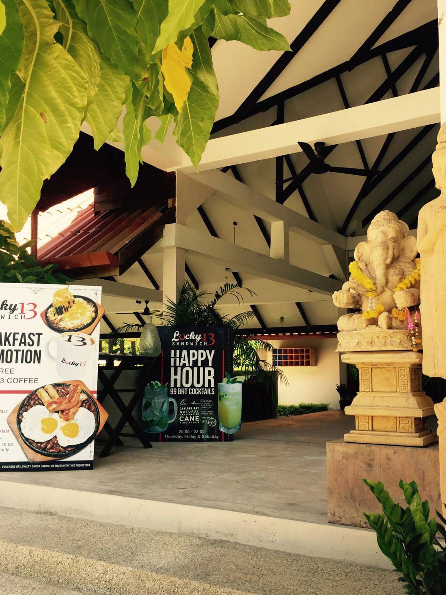 Фото Naiharn Beach Resort