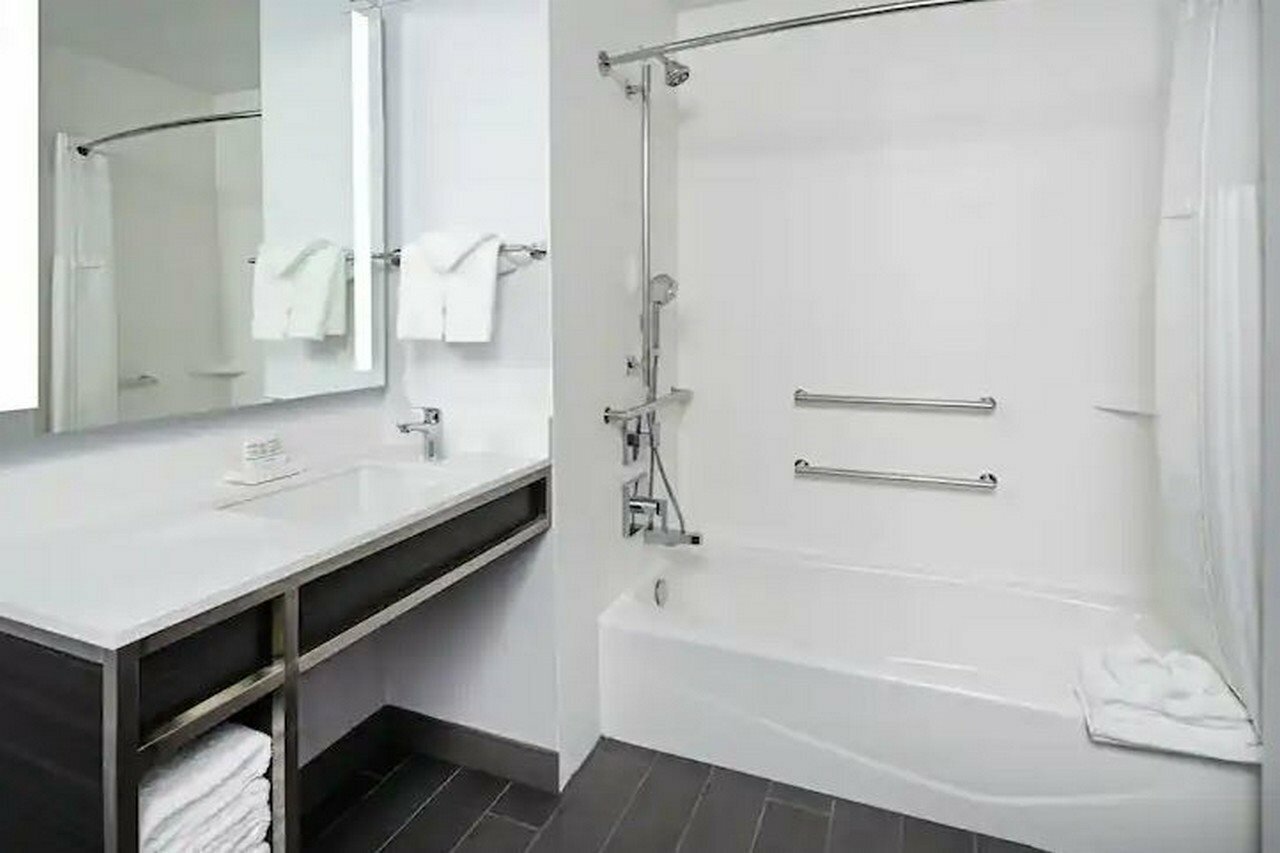 Фото Hilton Garden Inn Irvine Spectrum Lake Forest