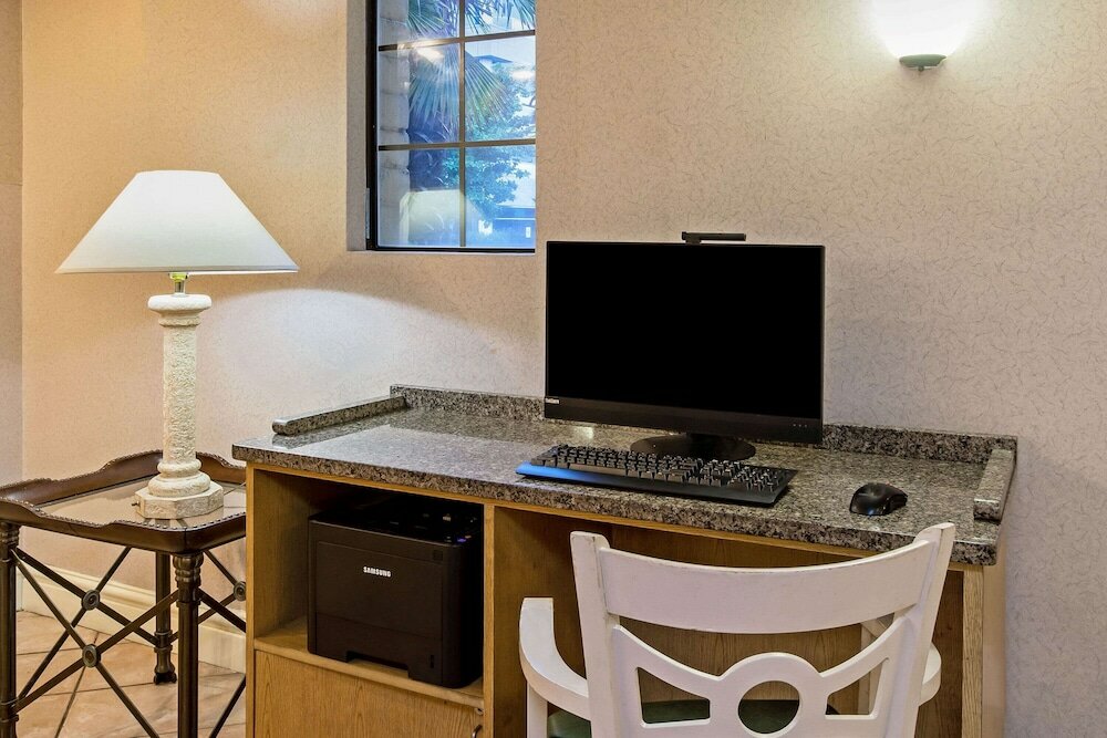 Фото La Quinta Inn by Wyndham Stockton