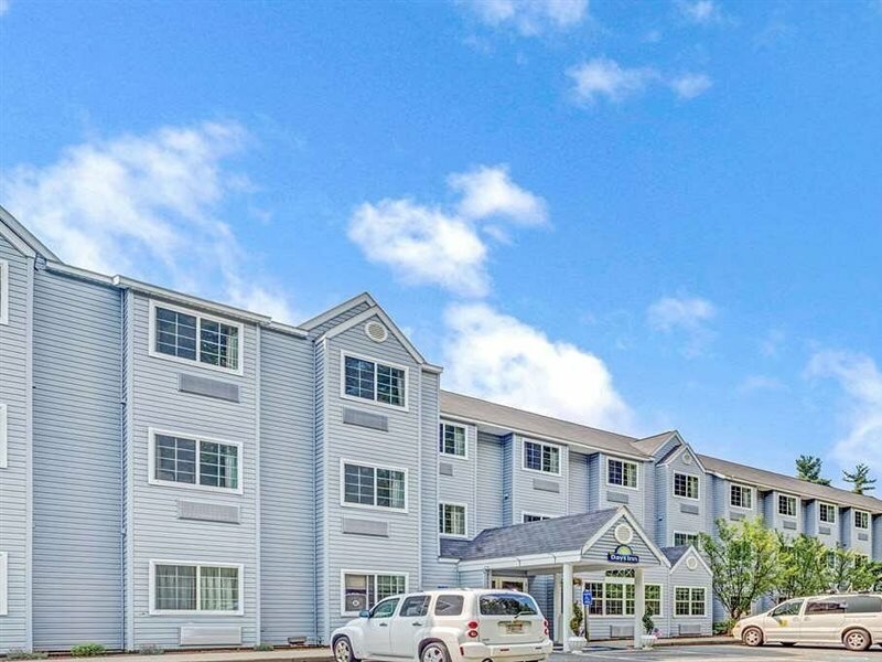 Фото Days Inn by Wyndham Sturbridge