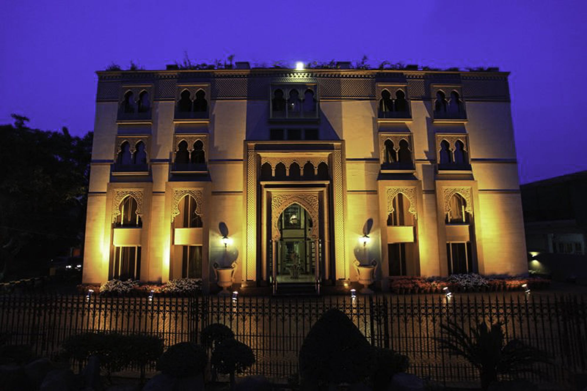 Фото Heritage Luxury Suites- All Suite hotel