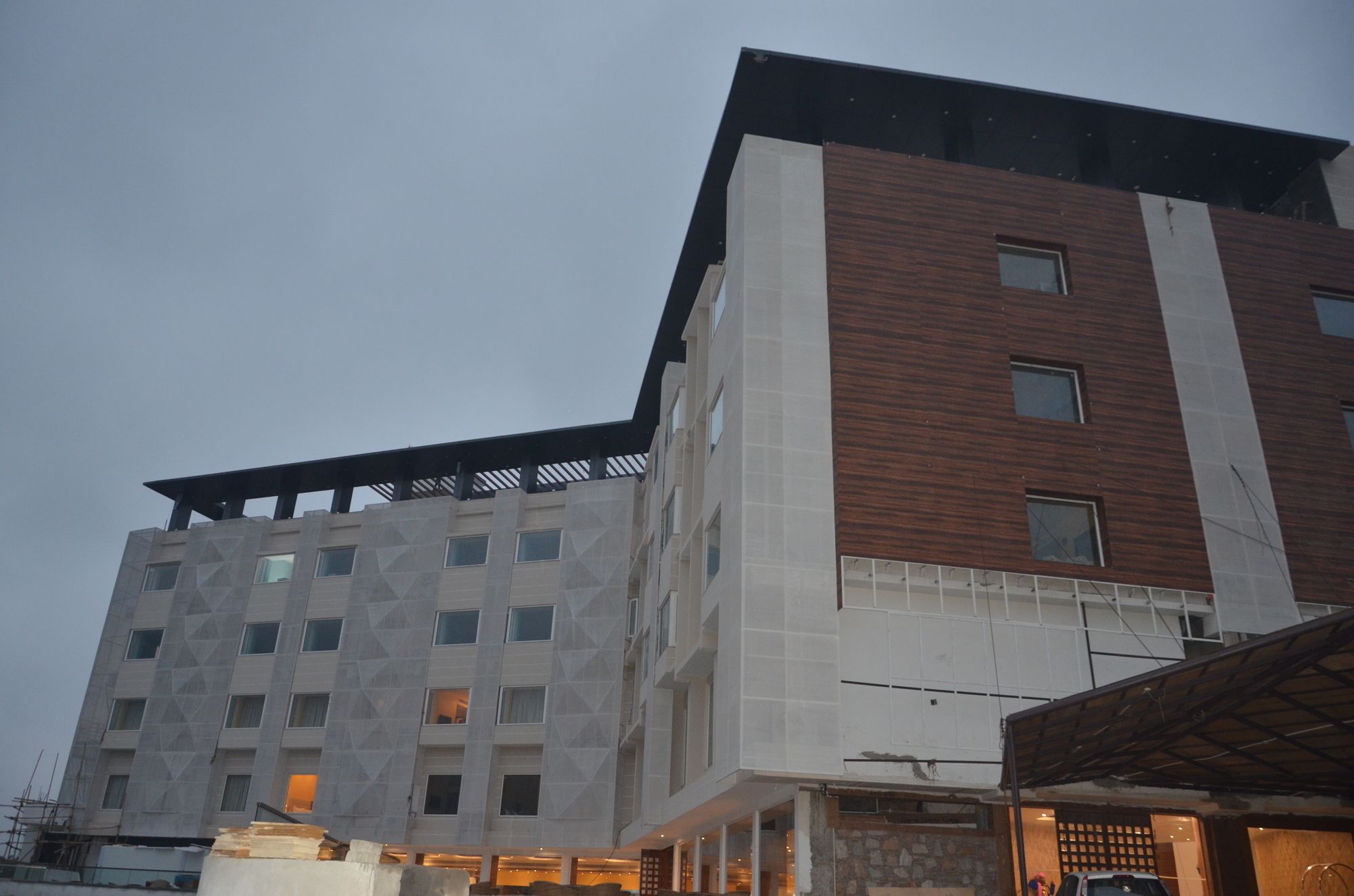 Фото JuSTa Sajjangarh Resort & SPA
