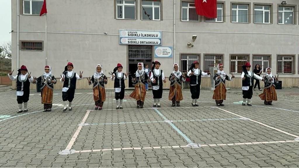 School Sidikli Middle School, Kirsehir, photo