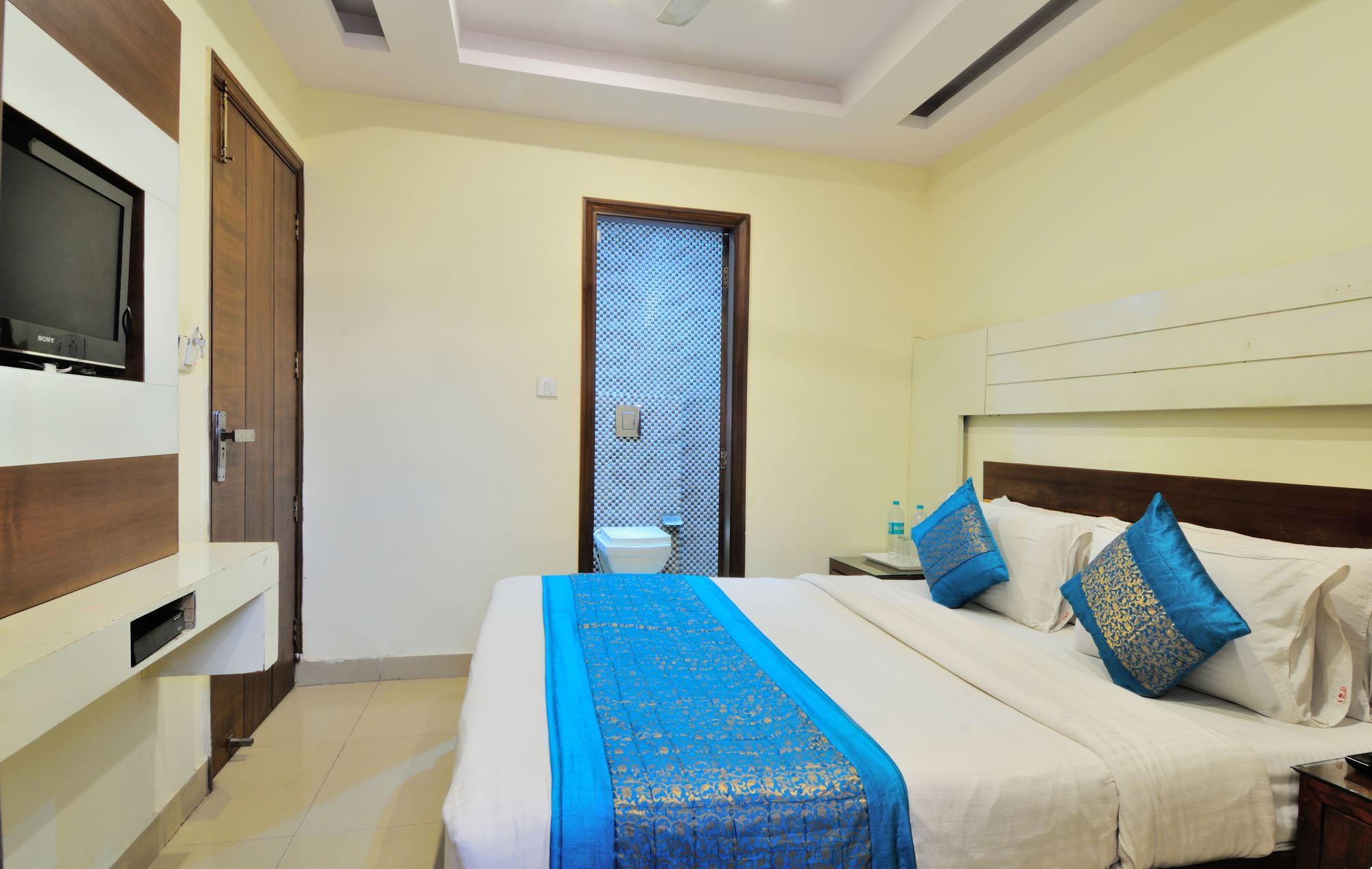 Фото Hotel Gold Star Inn