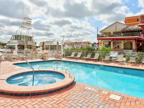 Гостиница Madeira Bay Resort в Сент-Питерсберге