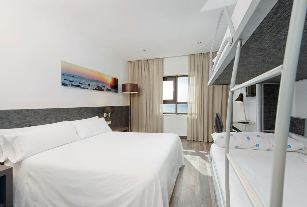 Фото Hotel Cádiz Paseo del Mar Affiliated by Meliá