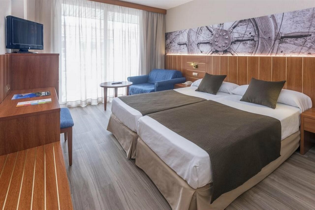 Фото Hotel GHT Aquarium & SPA