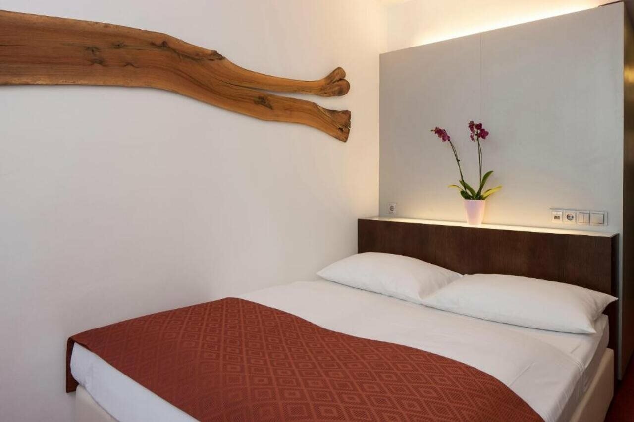 Фото Orakai Daehakro Hotel