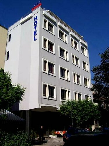 Внешний вид отеля Hotel Kruja в Тиране, фото 1