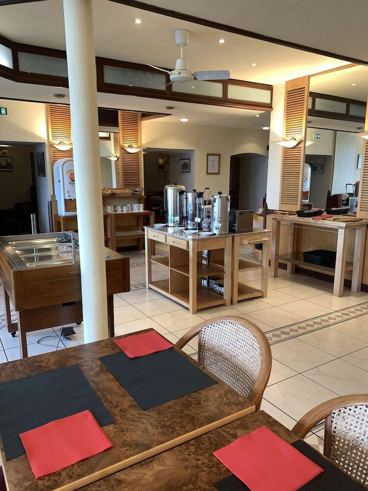 Фото Hotel Kyriad Rodez