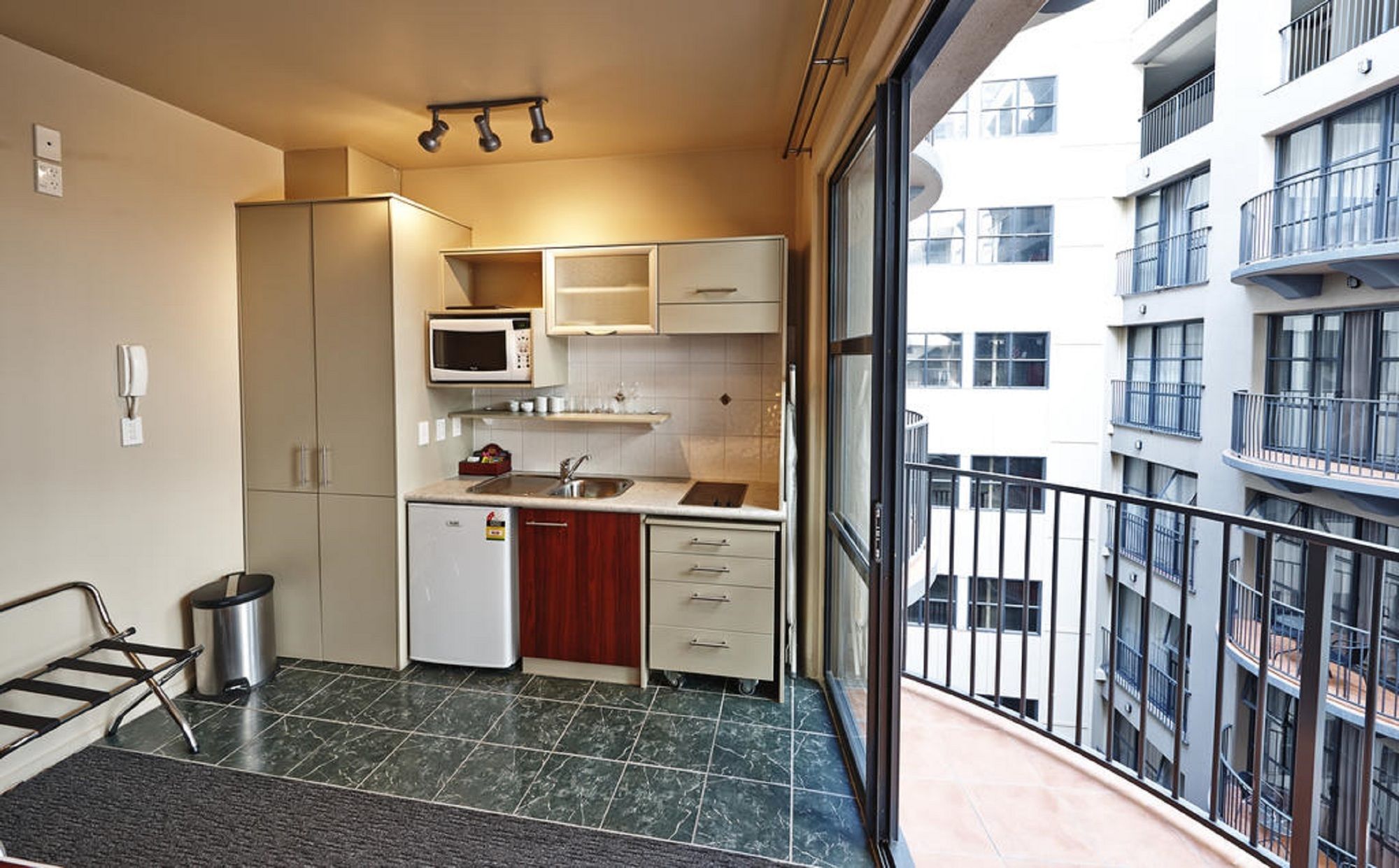 Фото Quest Atrium Serviced Apartments