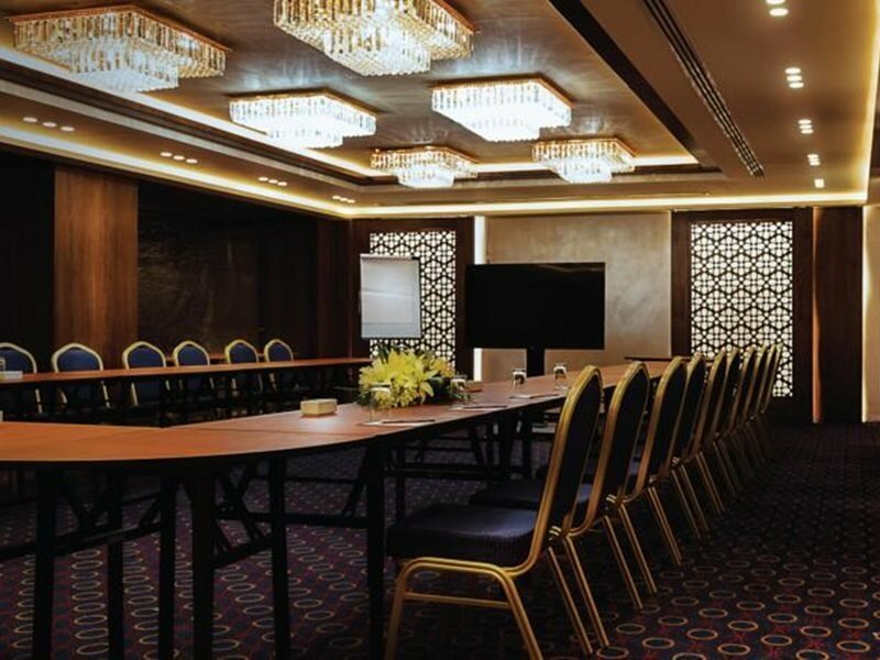 Фото Seven Roses Hotel