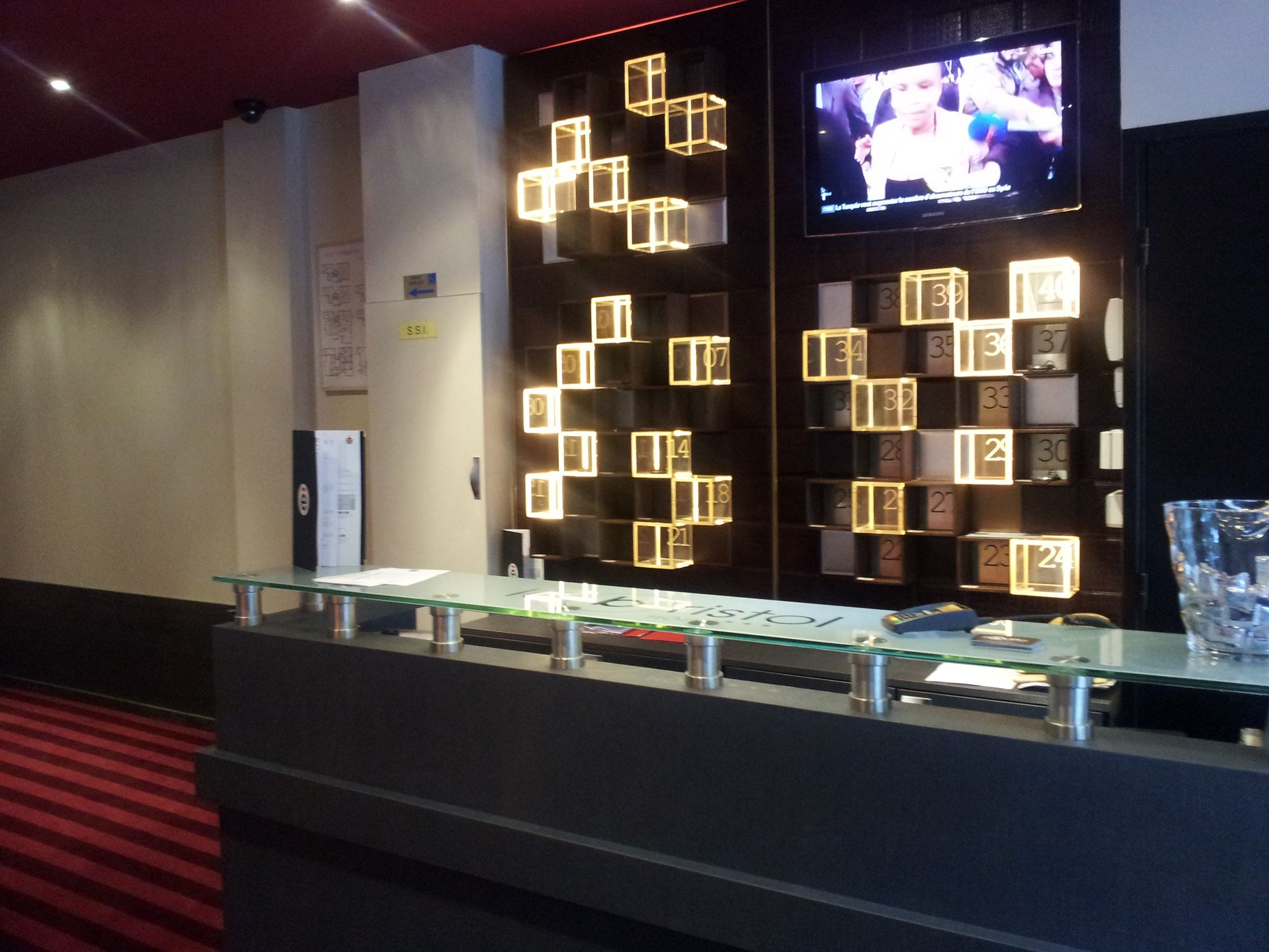 Фото Hôtel Bristol Reims