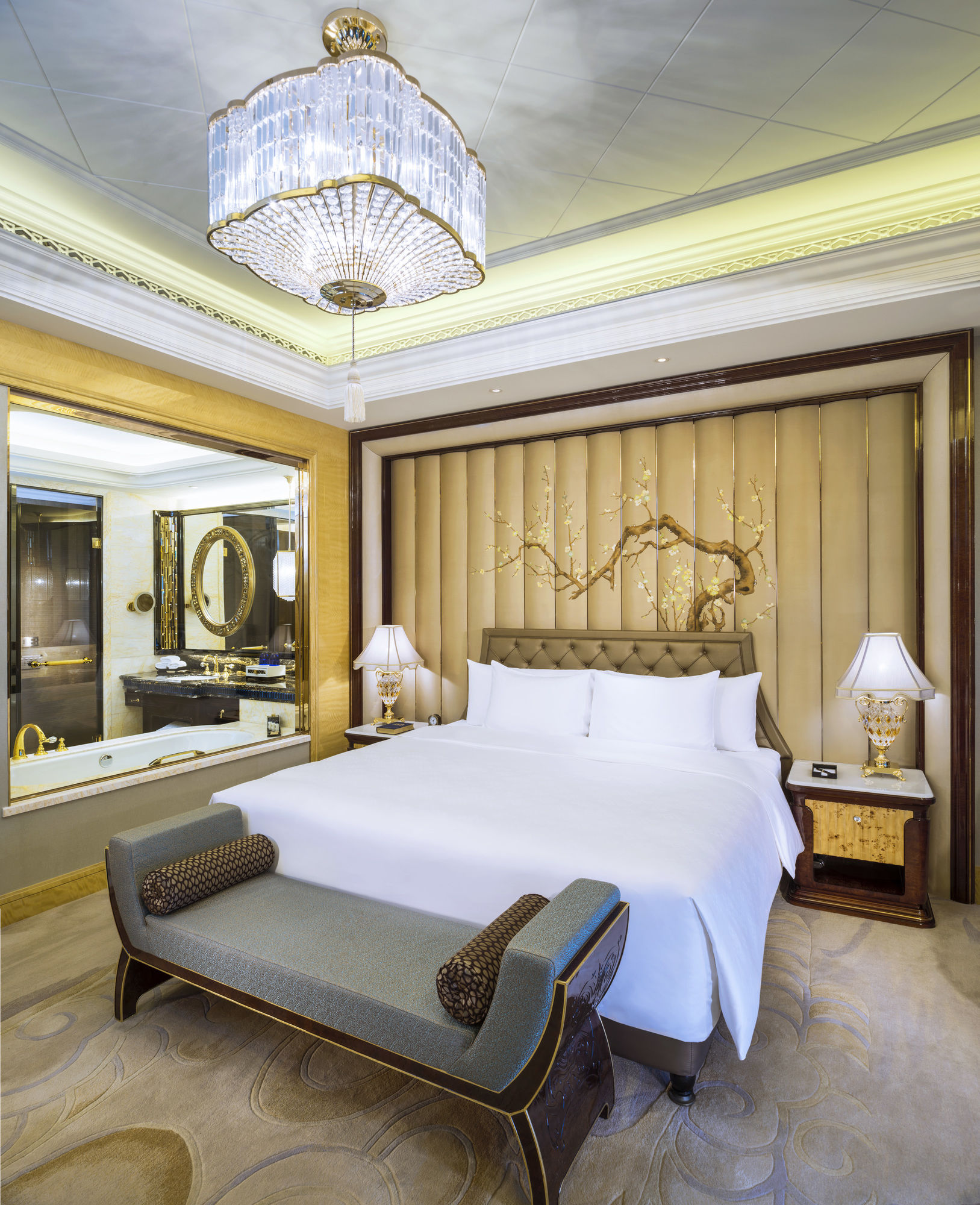 Фото Wanda Reign Wuhan