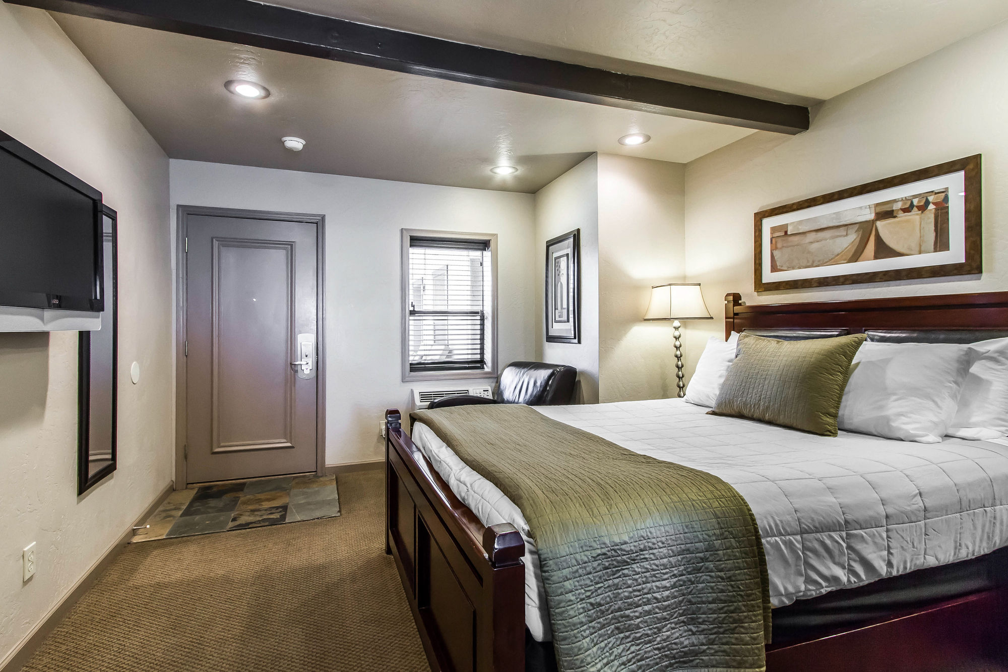 Фото Rodeway Inn & Suites Williams Downtowner - Rte 66