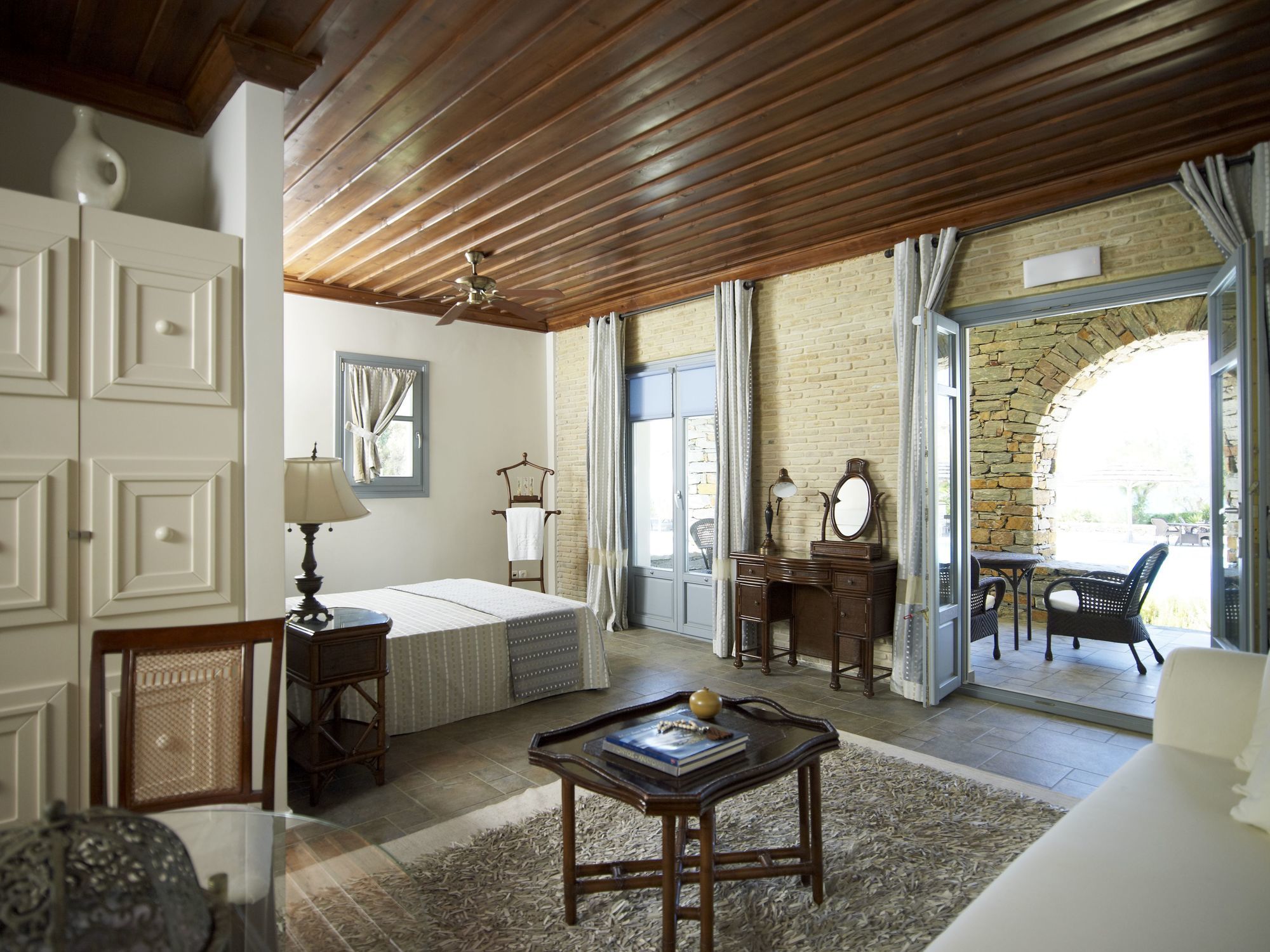 Фото Porto Kea Suites