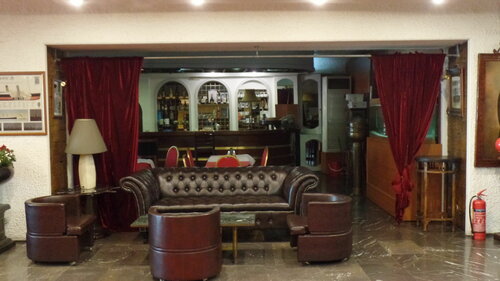 Гостиница Cavo D'Oro Hotel  в Пирее