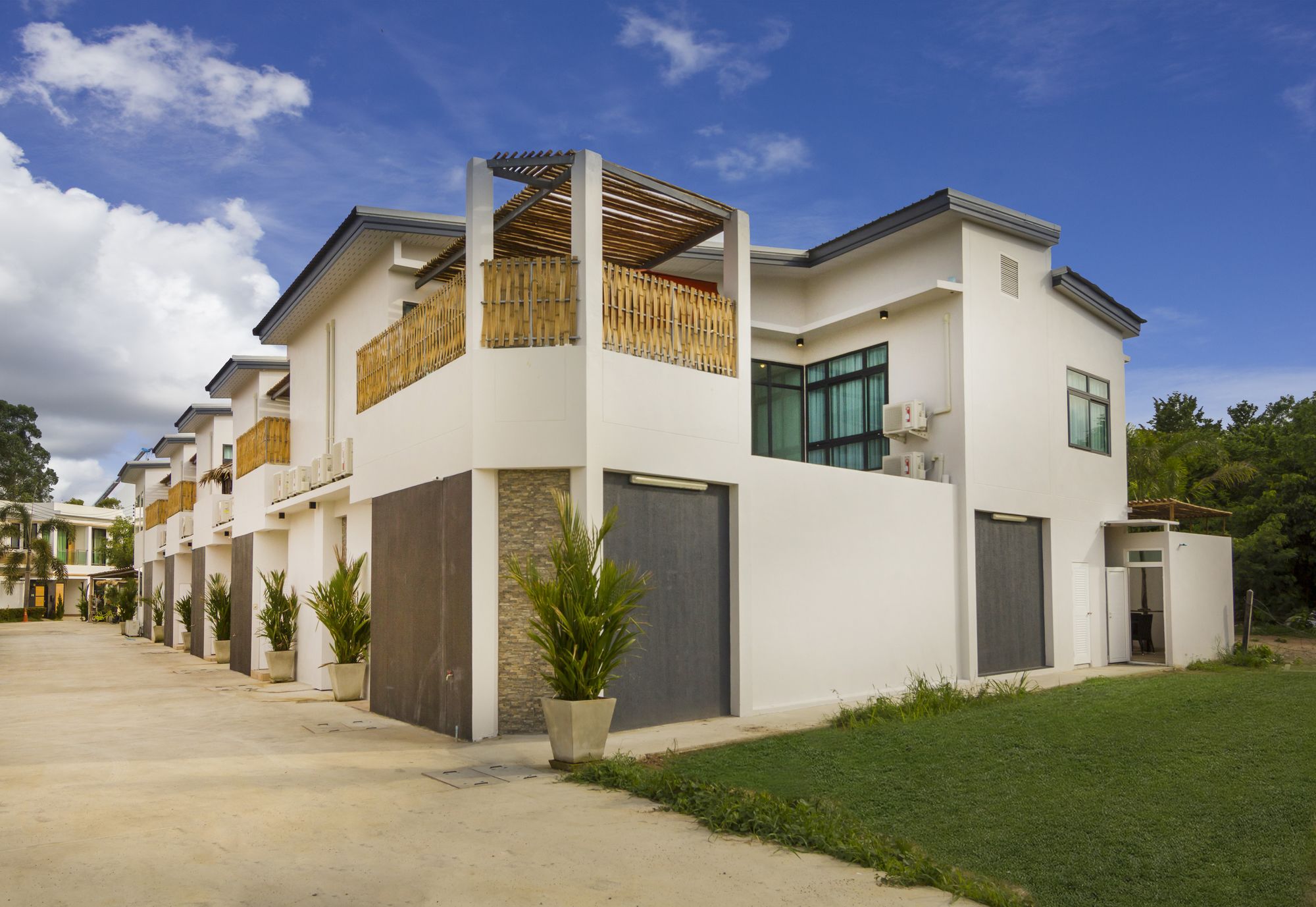 Фото Tropicana Pool Villa