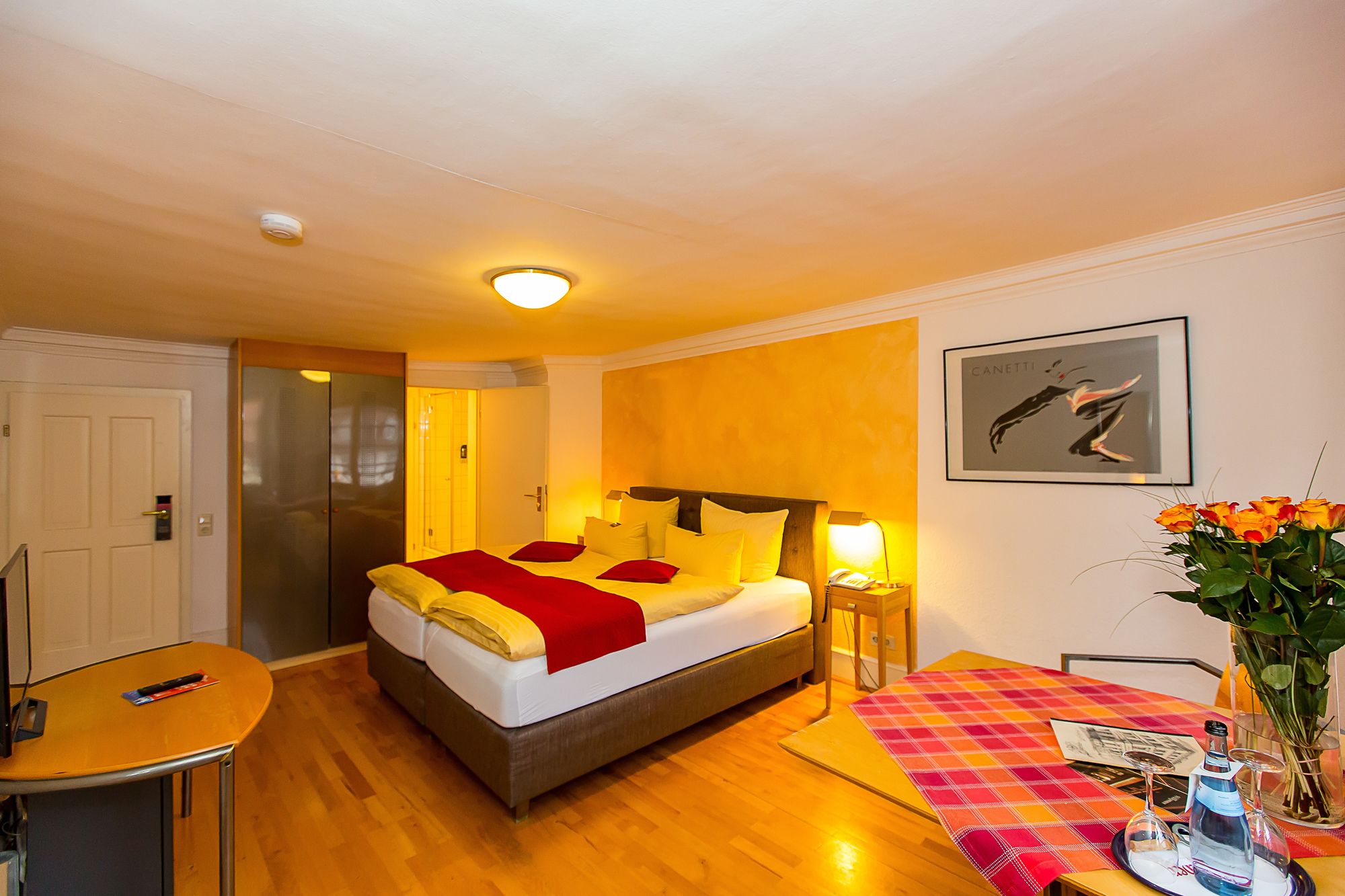 Фото Goldener Falke