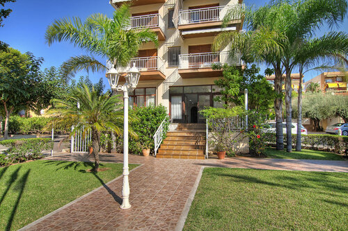Гостиница Hotel Vista Alegre в Беникасиме