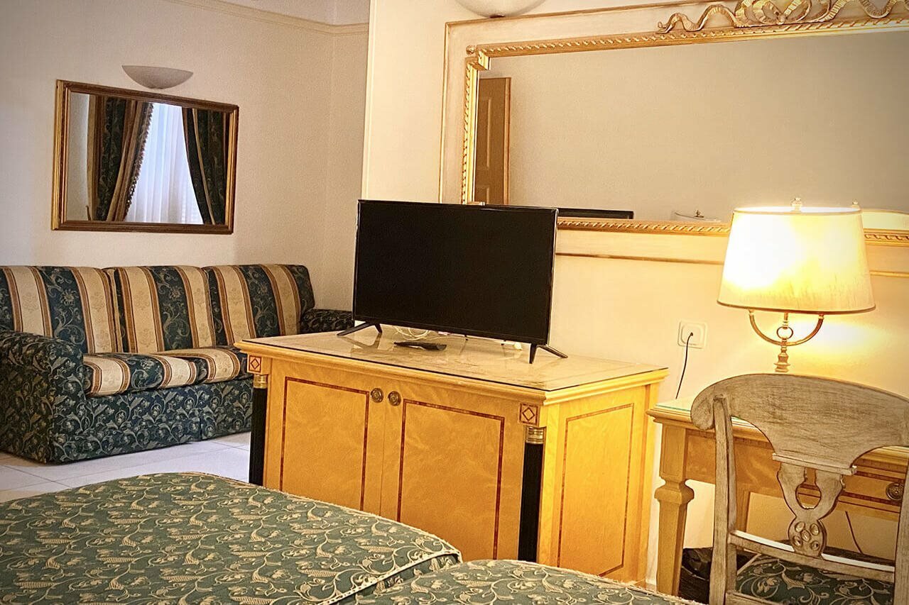 Фото Champagne Palace Hotel