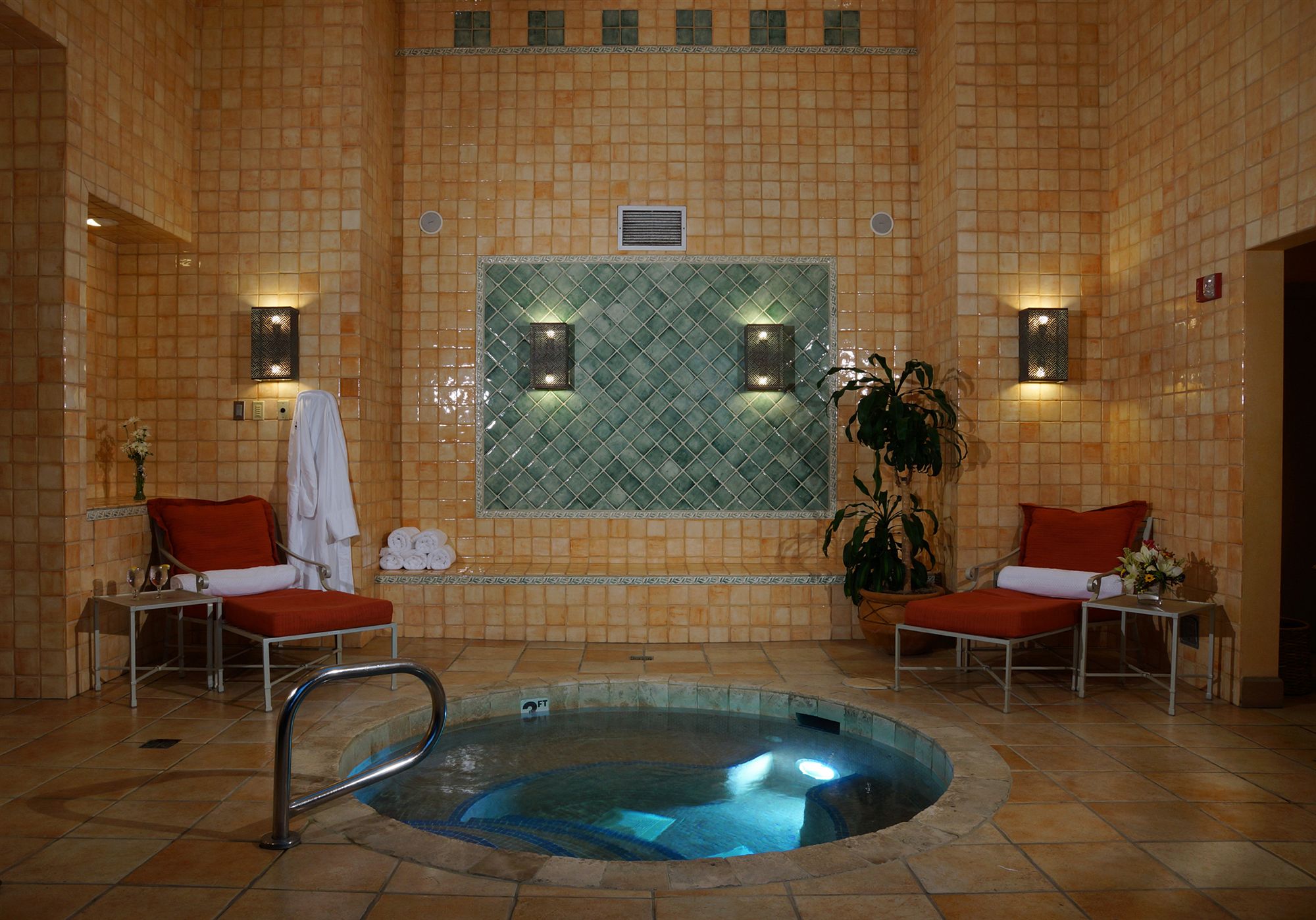 Фото Garden of the Gods Resort and Club