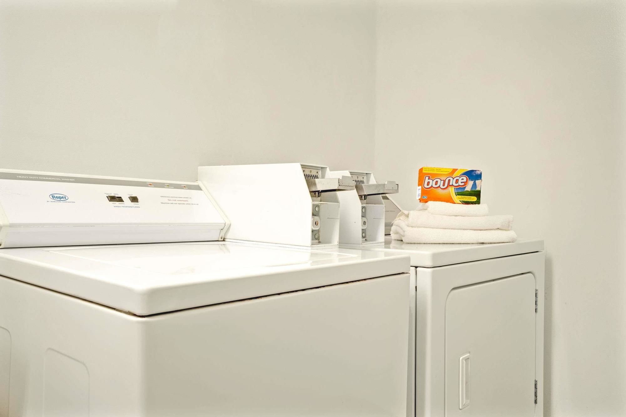 Фото Travelodge by Wyndham Valleyfair Shakopee