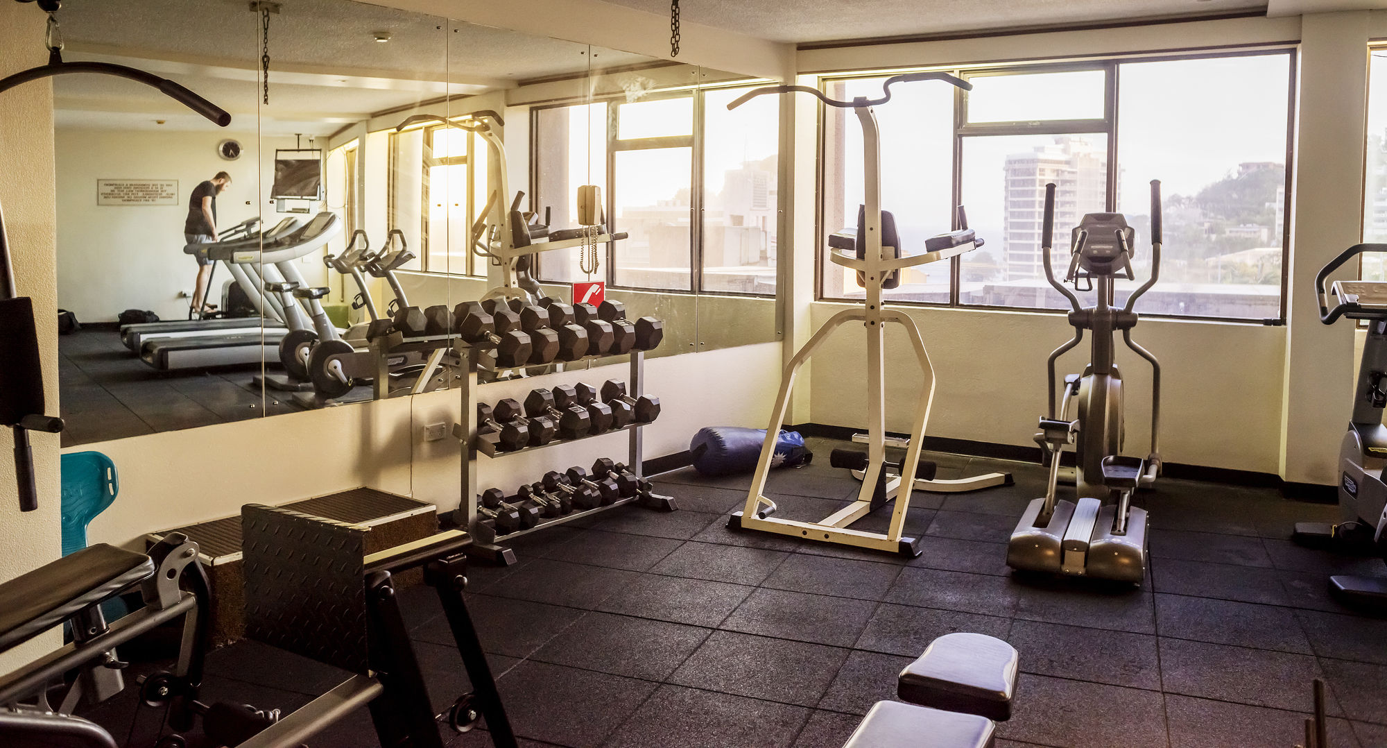 Фото Crown Hotel