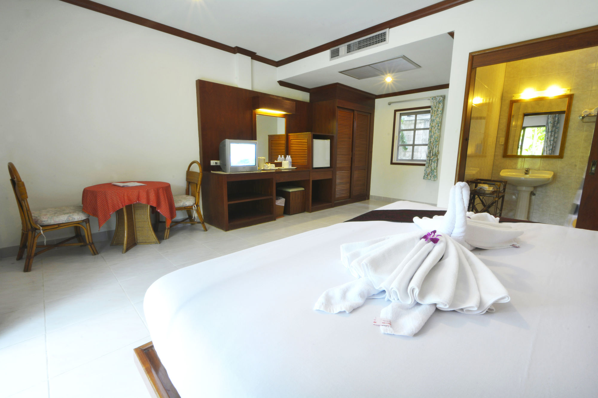 Фото Patong Palace Hotel