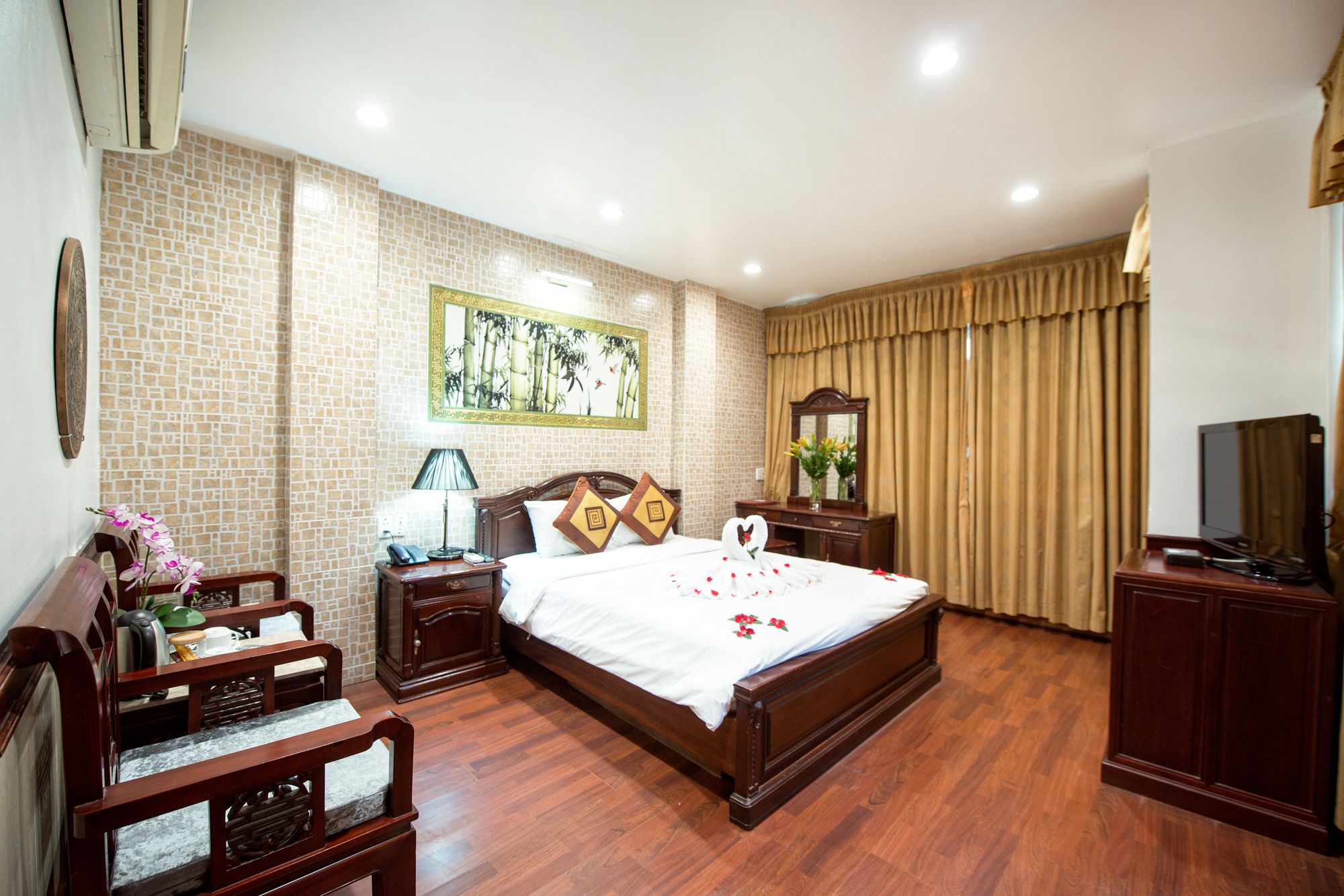 Фото Prince II Hotel