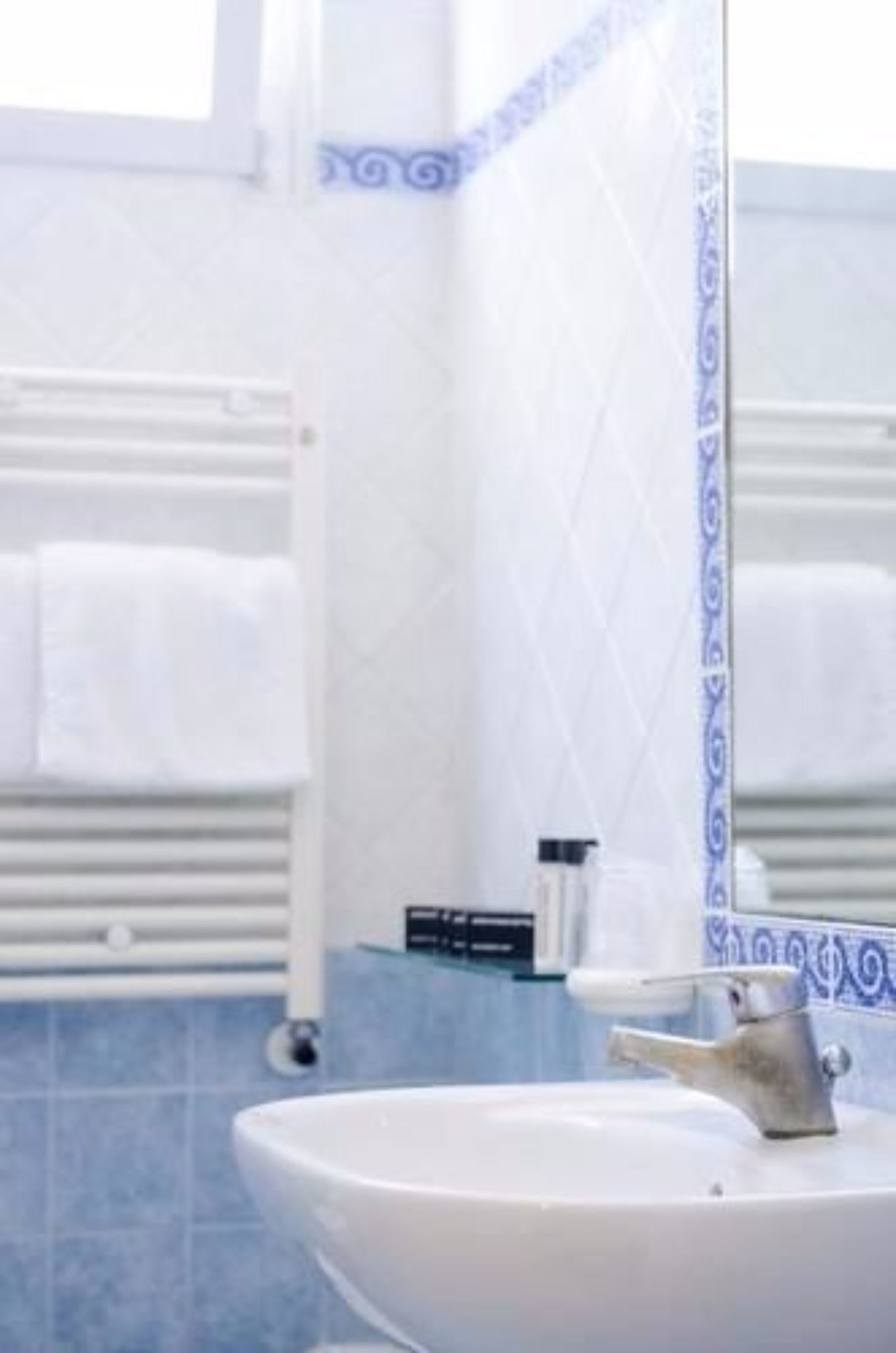 Фото Hotel Royal Plaza