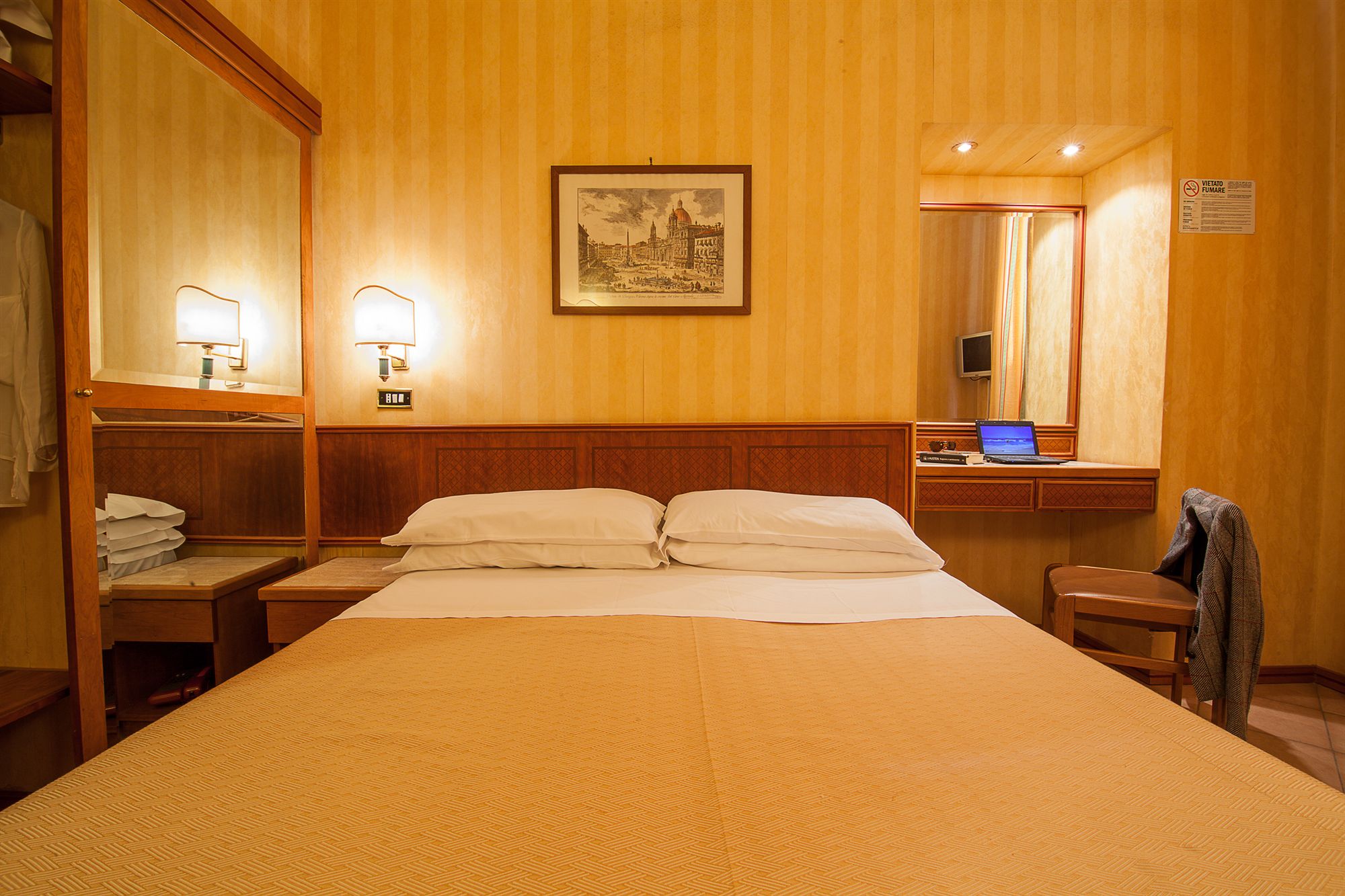 Фото Hotel Pomezia