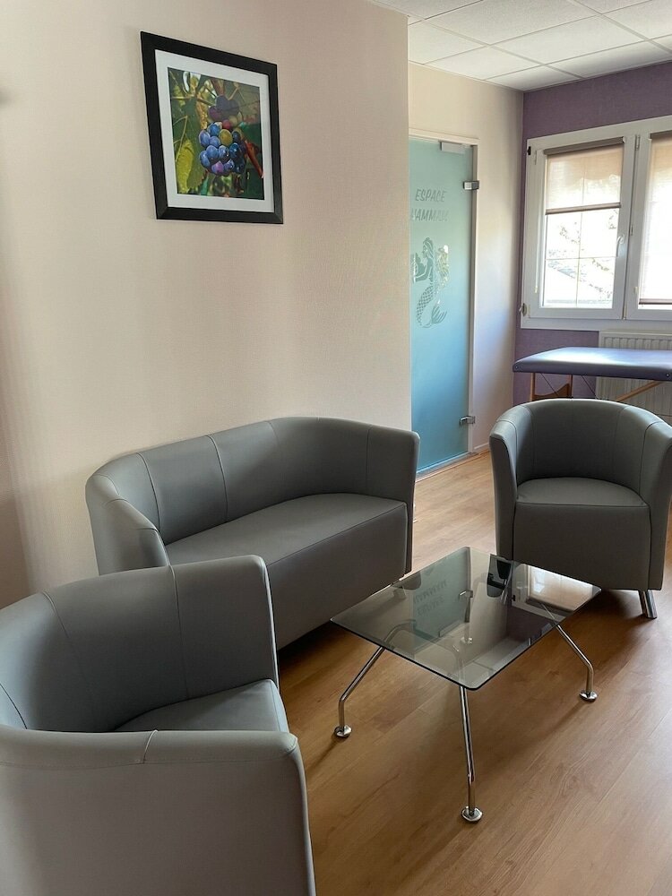 Фото Logis Hôtel Au Tambour