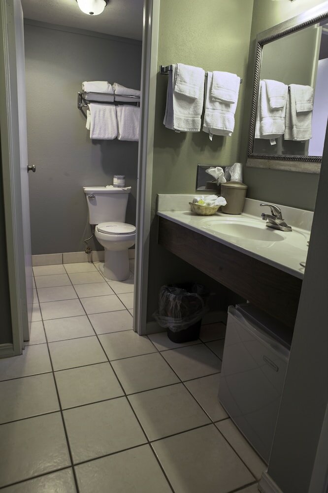 Фото Lamp Liter Inn