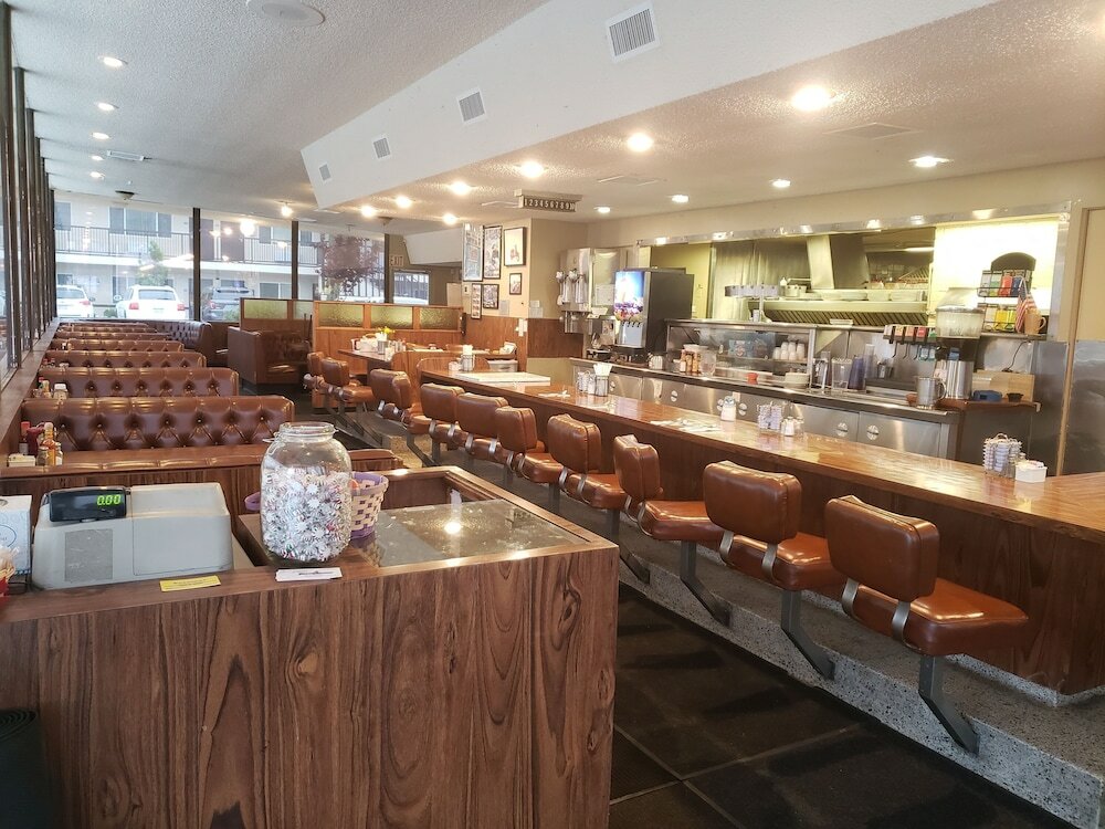 Фото Portofino Inn Burbank