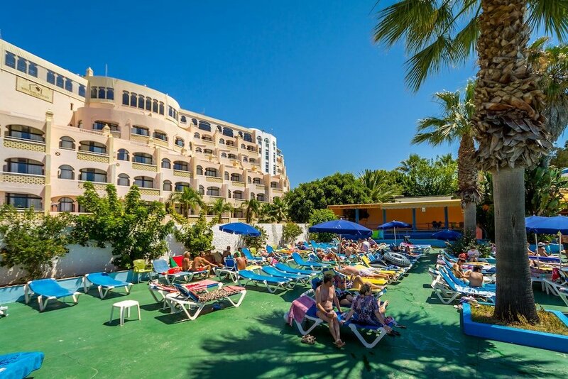 Апартаменты Monica Isabel Beach Club