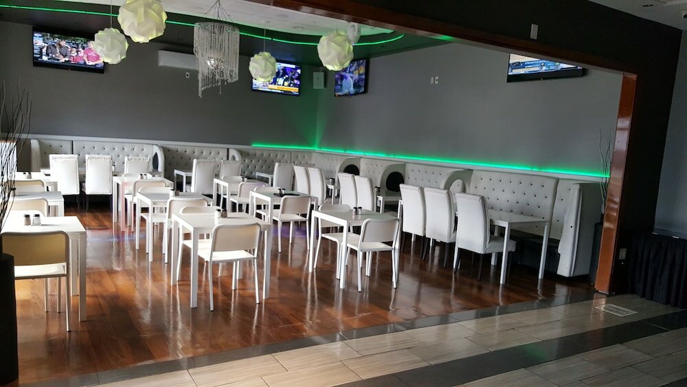 Фото Hotel Executive Suites