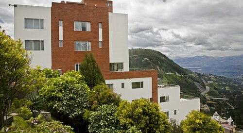 Гостиница Hotel Stubel Suites and Cafe в Кито
