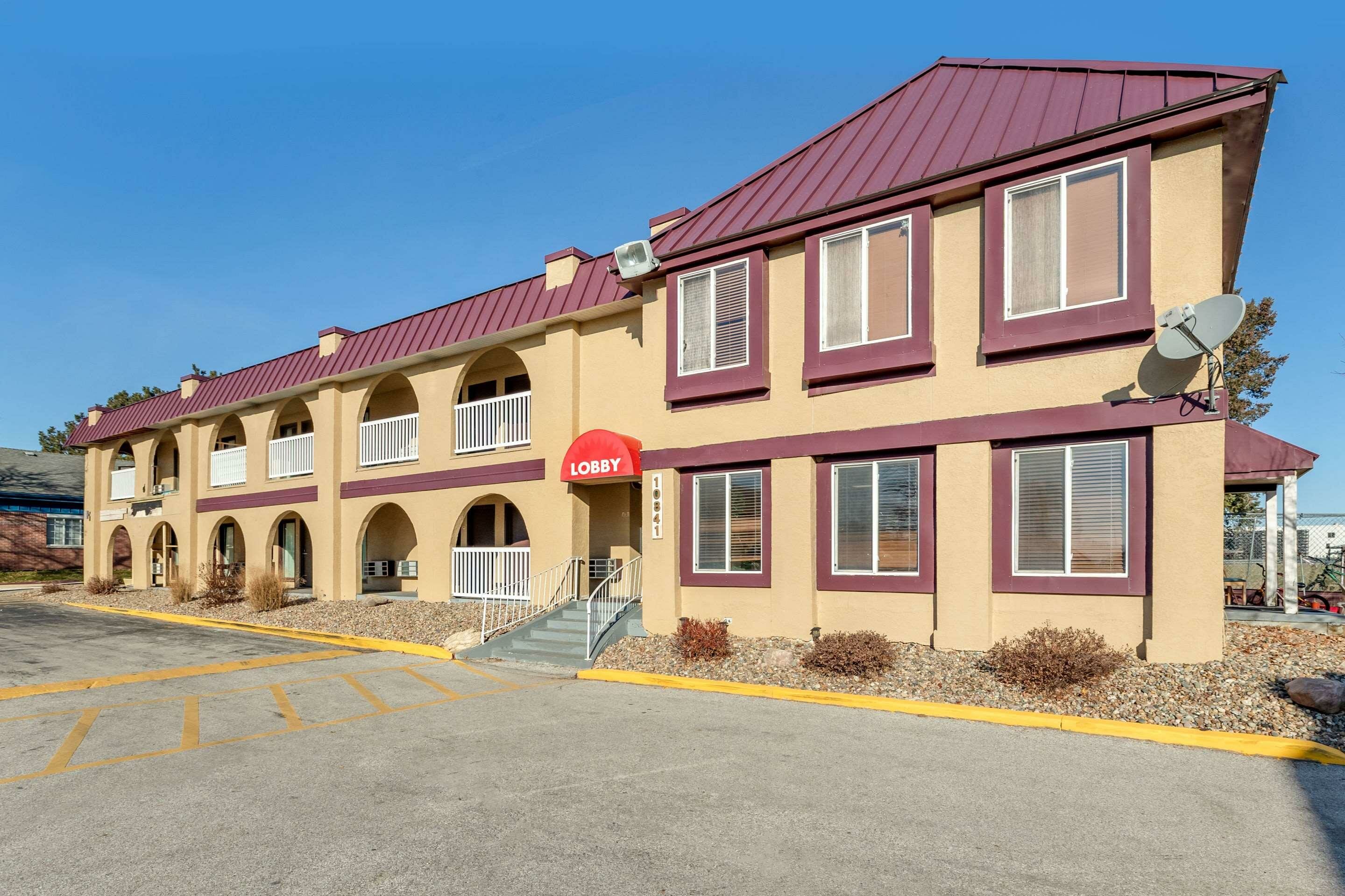 Фото Econo Lodge Urbandale-Northwest Des Moines