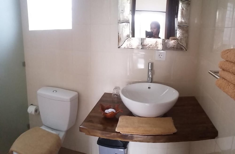 Фото Long Lane Homestay Bali