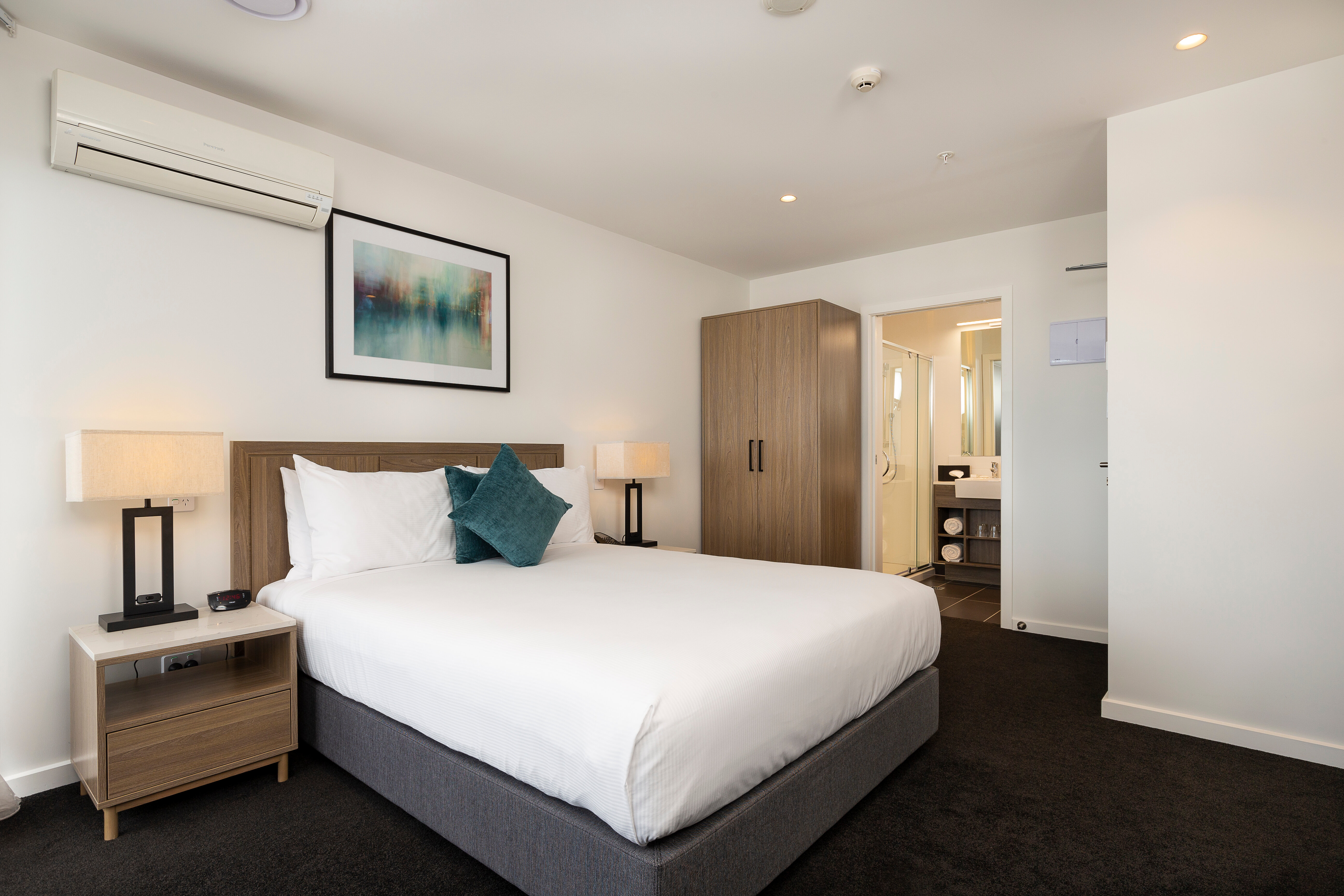 Фото Oaks Auckland Hotel